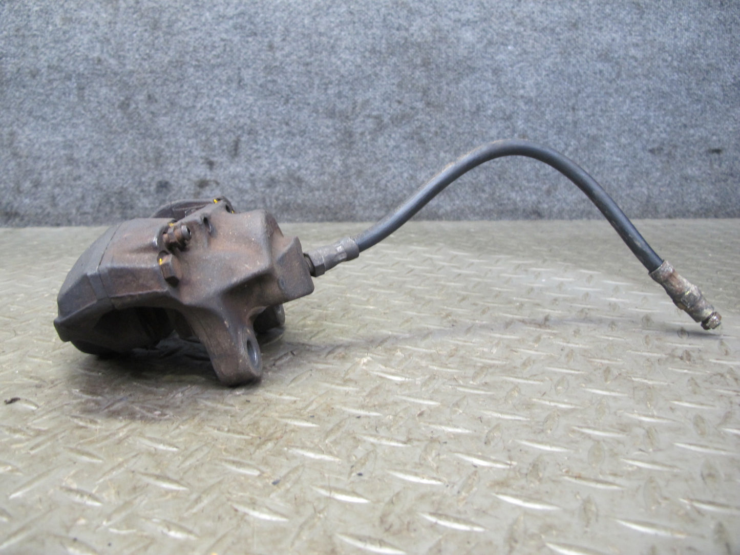 75-85 Mercedes W123 300D Set of 2 Rear Left & Right Brake Caliper w Hose OEM