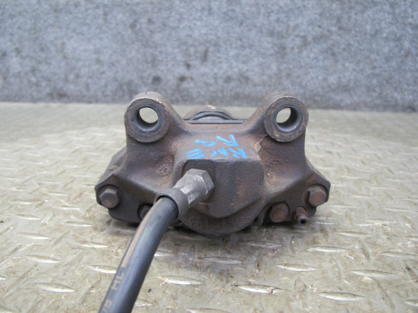 75-85 Mercedes W123 300D Set of 2 Rear Left & Right Brake Caliper w Hose OEM