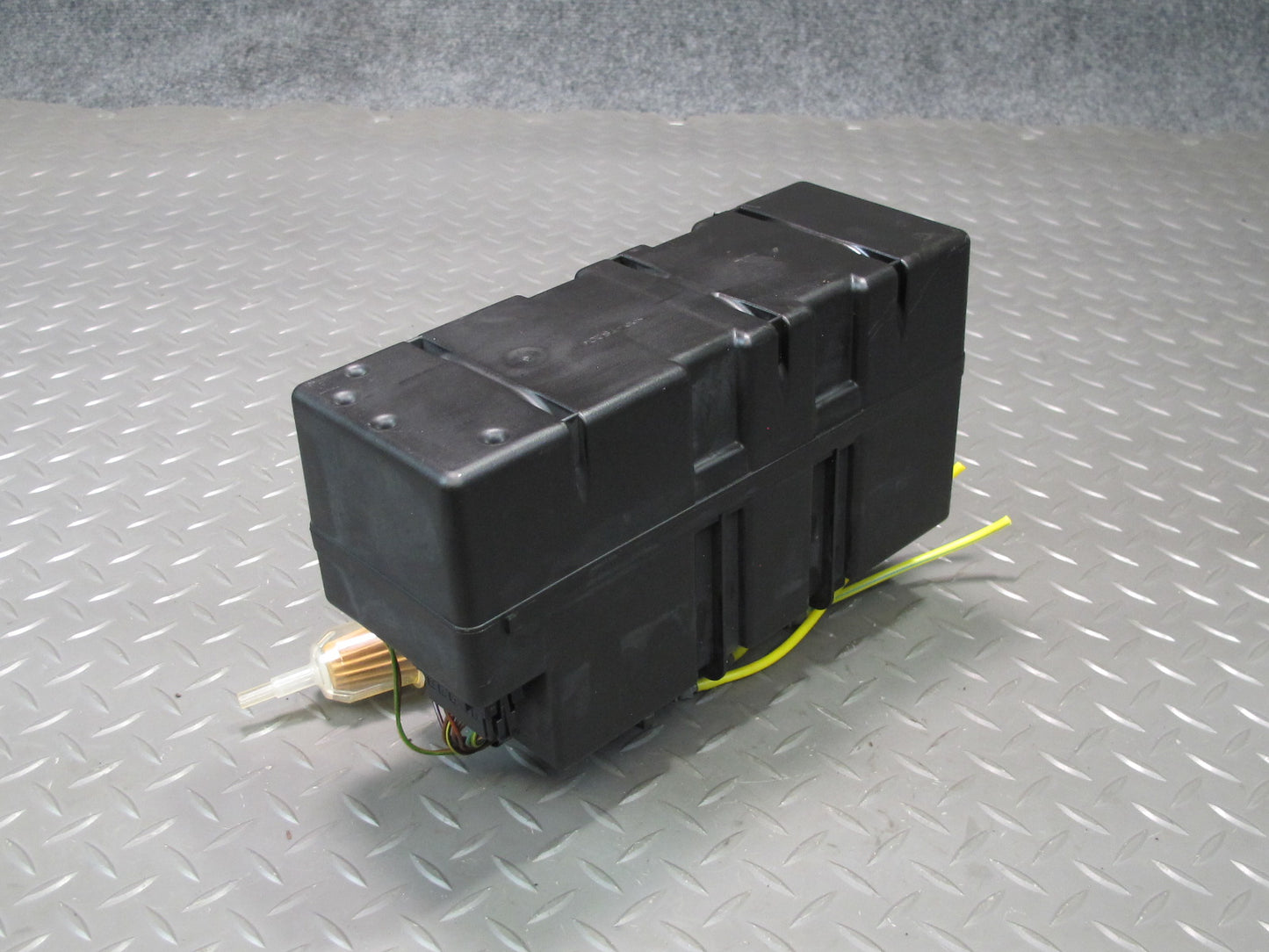 03-12 Mercedes R230 Sl-class Door Lock Locking Vacuum Pump 2308000048 OEM