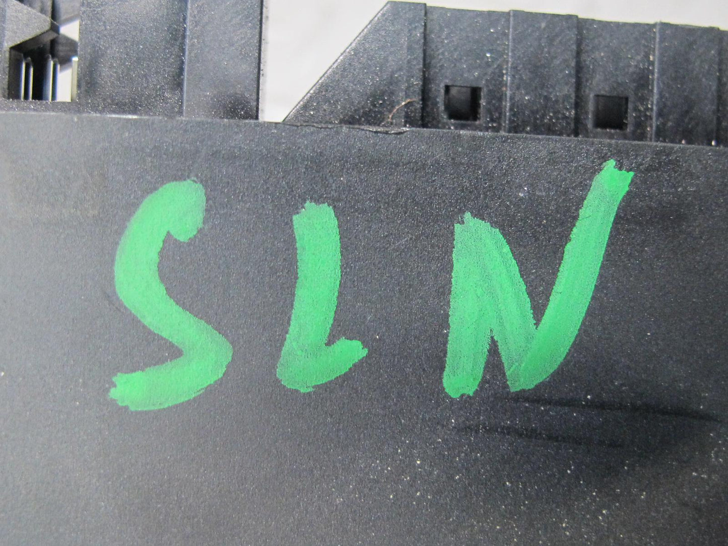 03-06 Mercedes R230 Sl-class Keyless Entry Control Module 2305451232 OEM