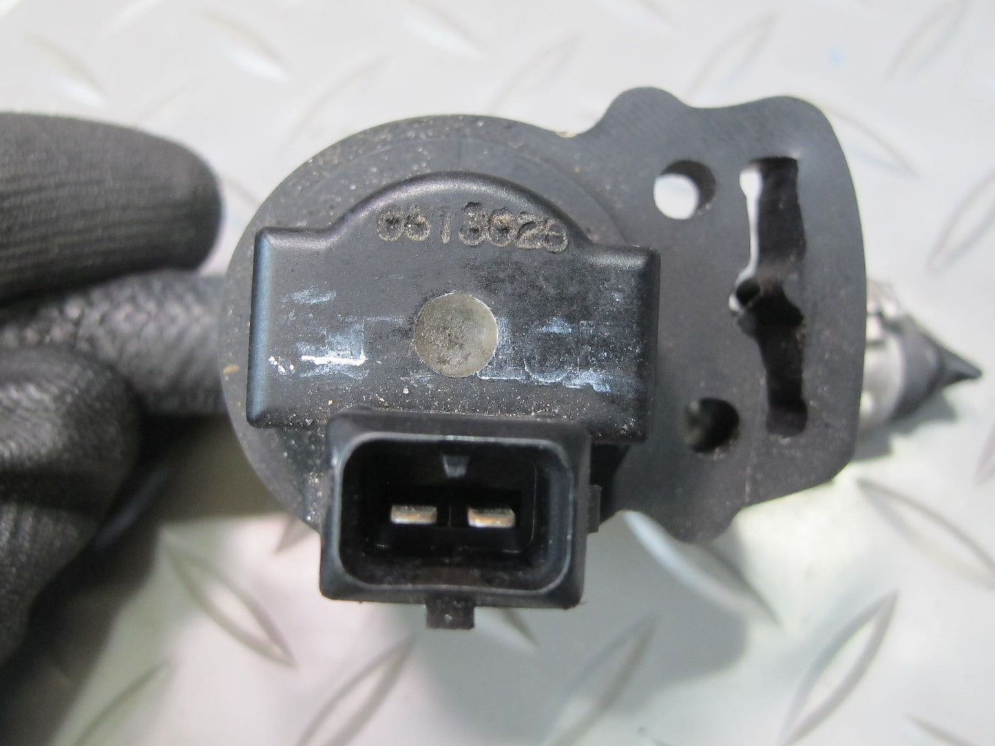 03-06 Mercedes R230 Sl-class Vapor Canister Purge Control Valve 0004701593 OEM