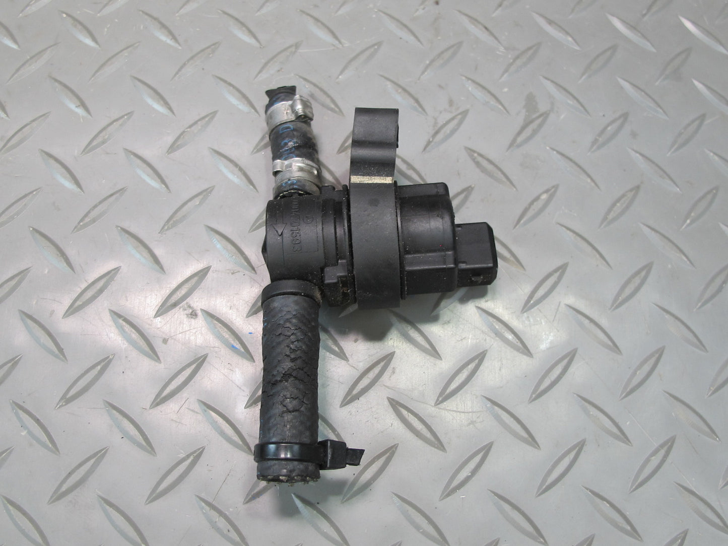 03-06 Mercedes R230 Sl-class Vapor Canister Purge Control Valve 0004701593 OEM