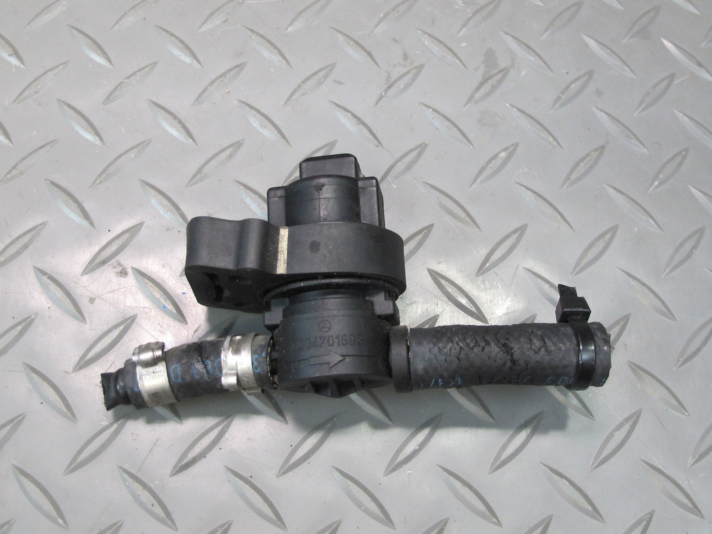 03-06 Mercedes R230 Sl-class Vapor Canister Purge Control Valve 0004701593 OEM