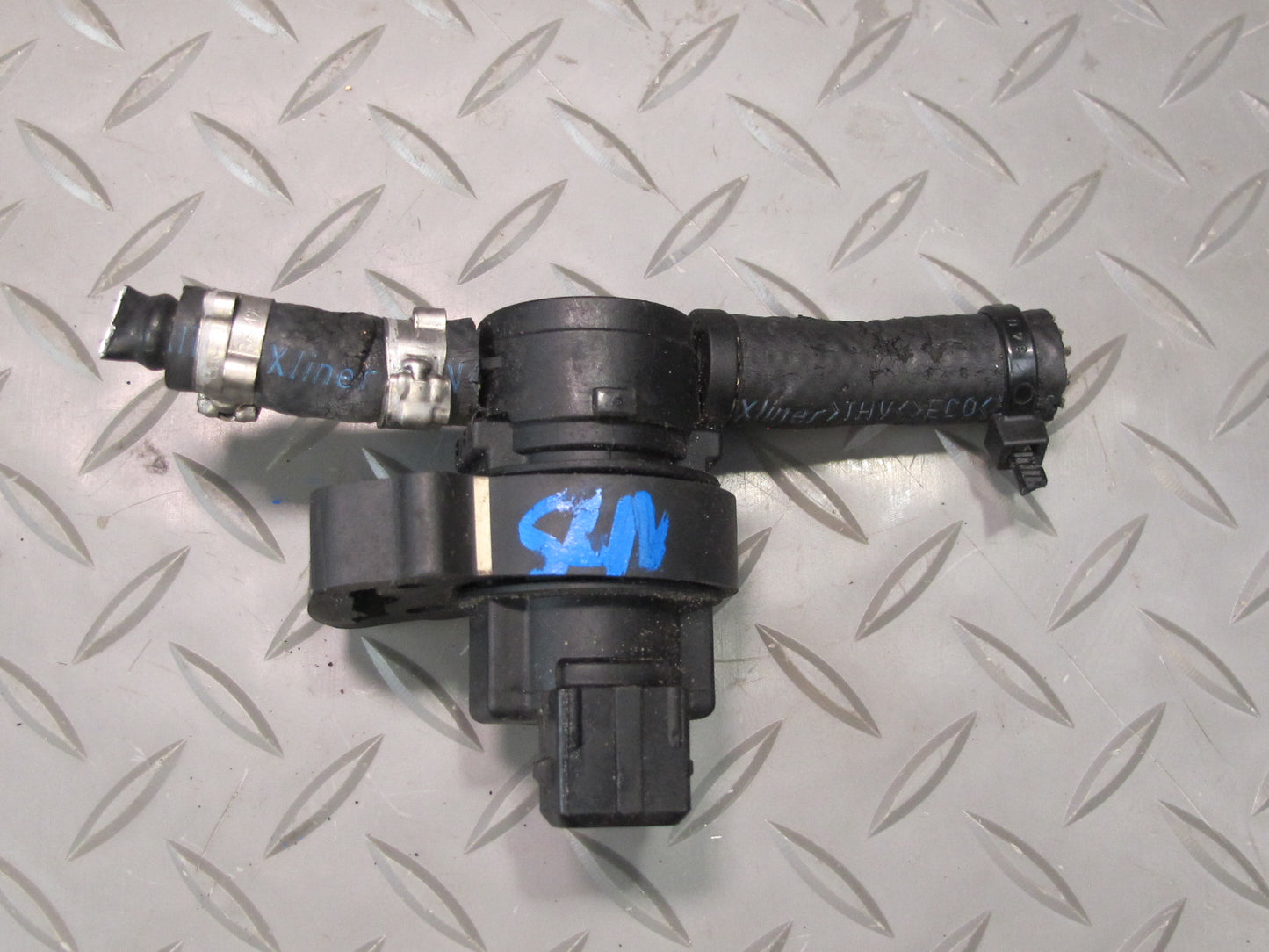 03-06 Mercedes R230 Sl-class Vapor Canister Purge Control Valve 0004701593 OEM