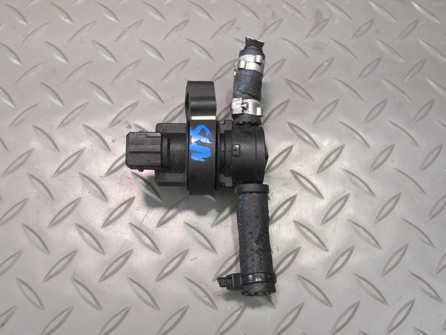 03-06 Mercedes R230 Sl-class Vapor Canister Purge Control Valve 0004701593 OEM