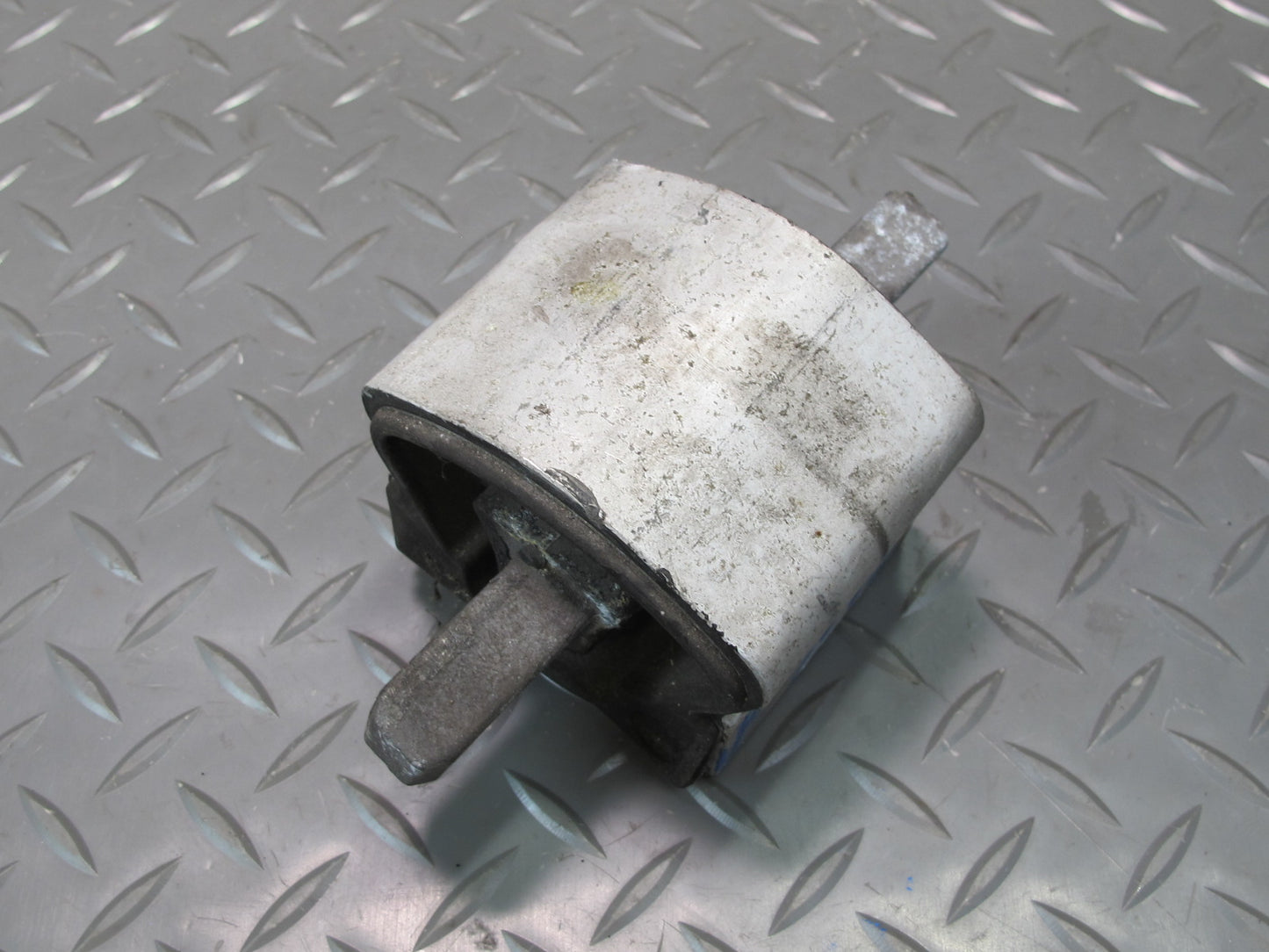 03-06 Mercedes R230 SL600 A/T Automatic Transmission Mount Support OEM