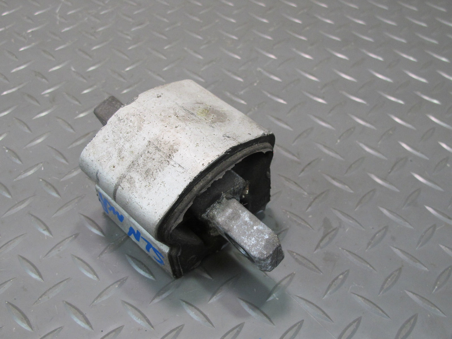 03-06 Mercedes R230 SL600 A/T Automatic Transmission Mount Support OEM