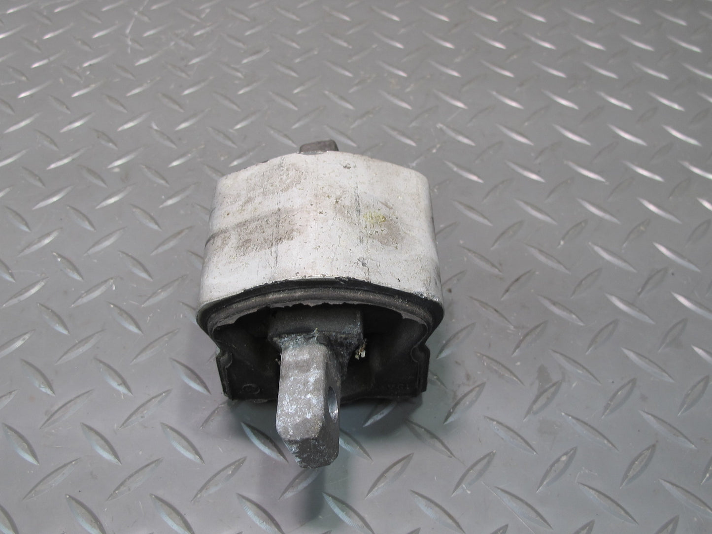 03-06 Mercedes R230 SL600 A/T Automatic Transmission Mount Support OEM