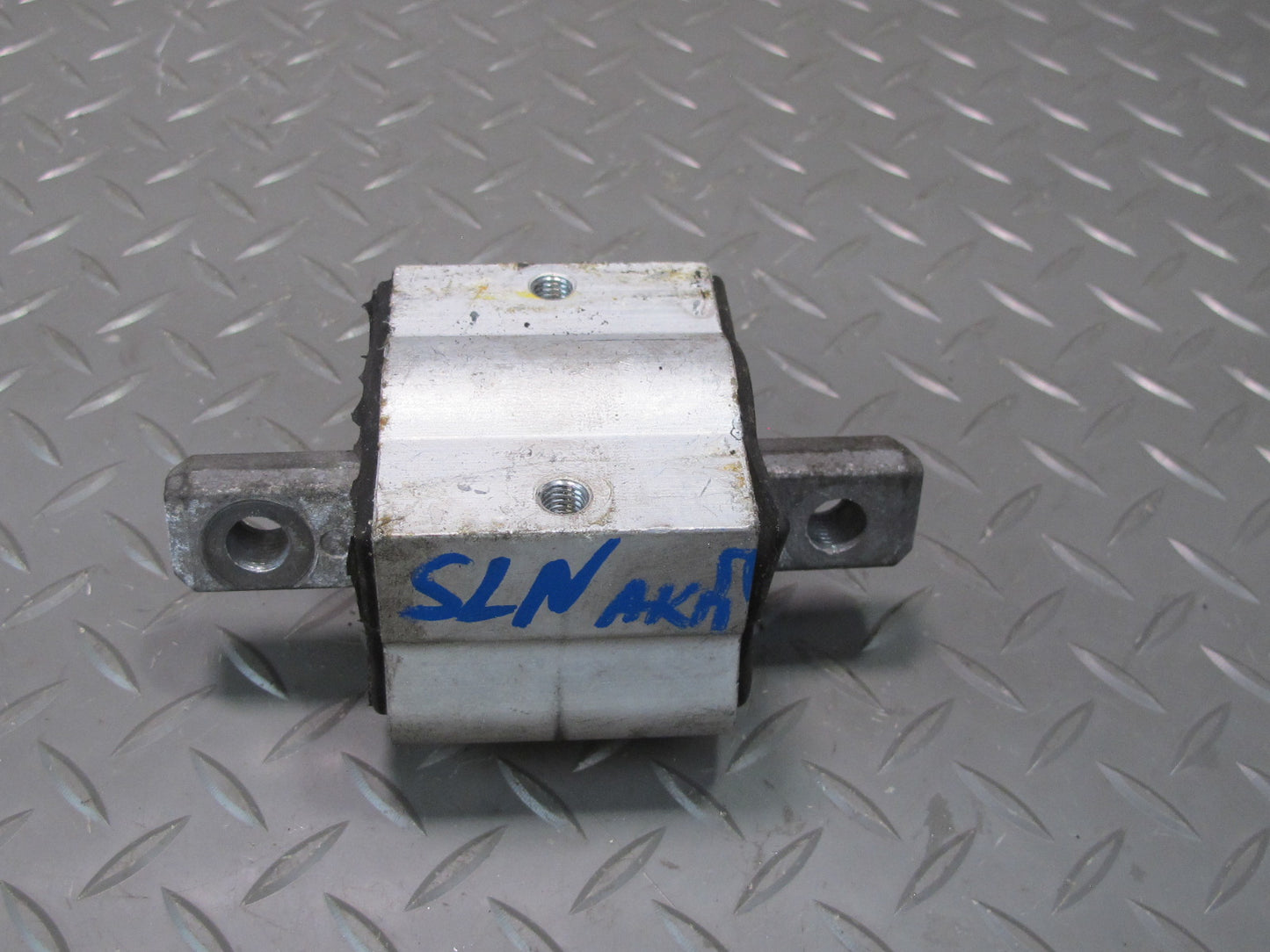 03-06 Mercedes R230 SL600 A/T Automatic Transmission Mount Support OEM