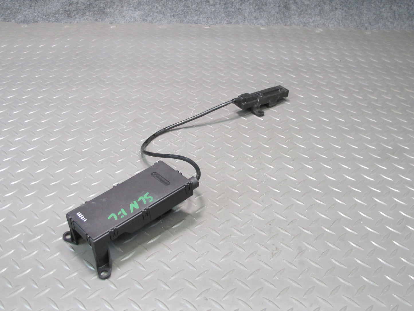 03-06 Mercedes R230 Sl-class Door Keyless GO Antenna Sensor 2308200075 OEM