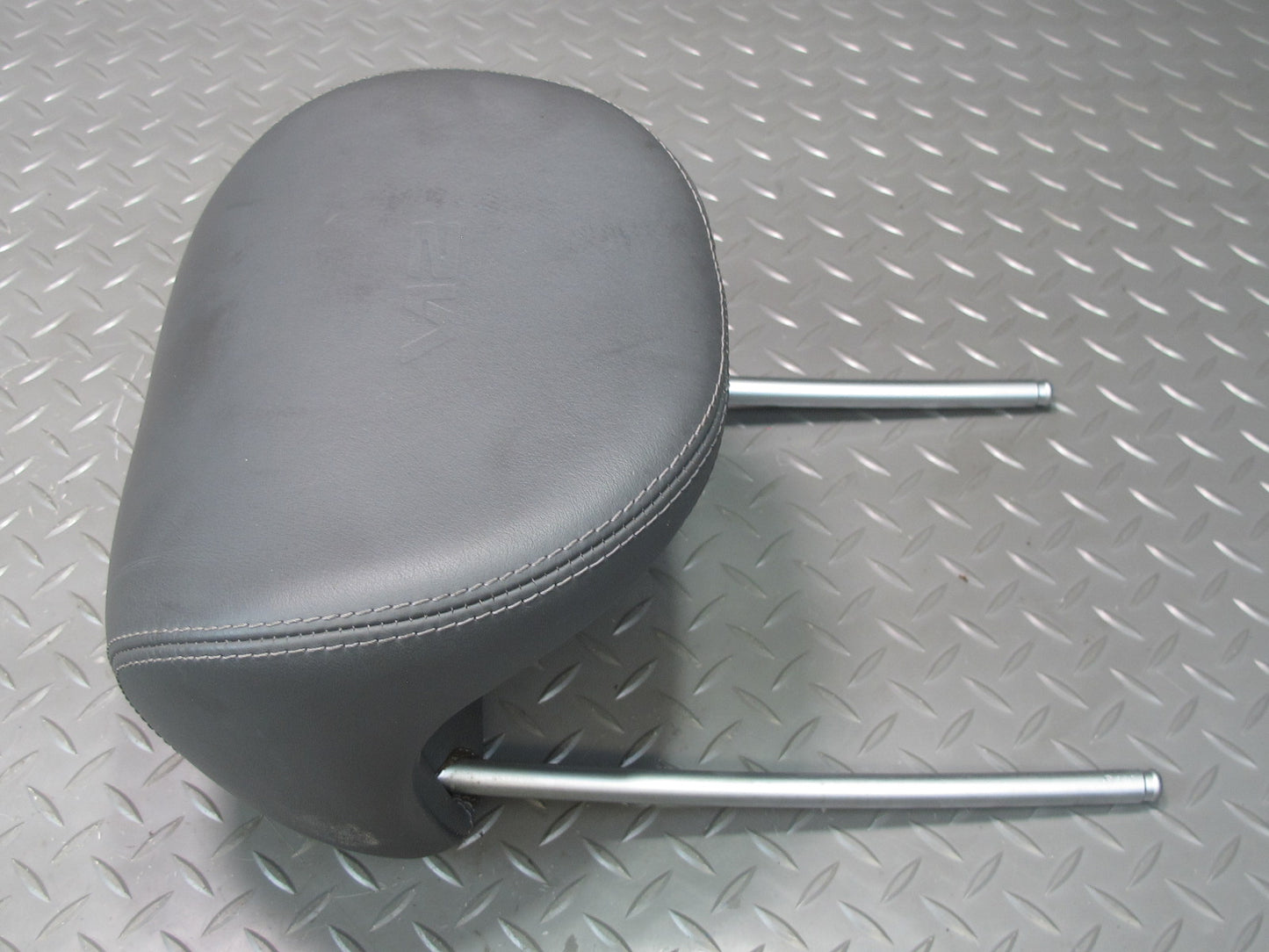 03-06 Mercedes R230 Sl-class Set of 2 Front Left & Right Leather Headrest OEM