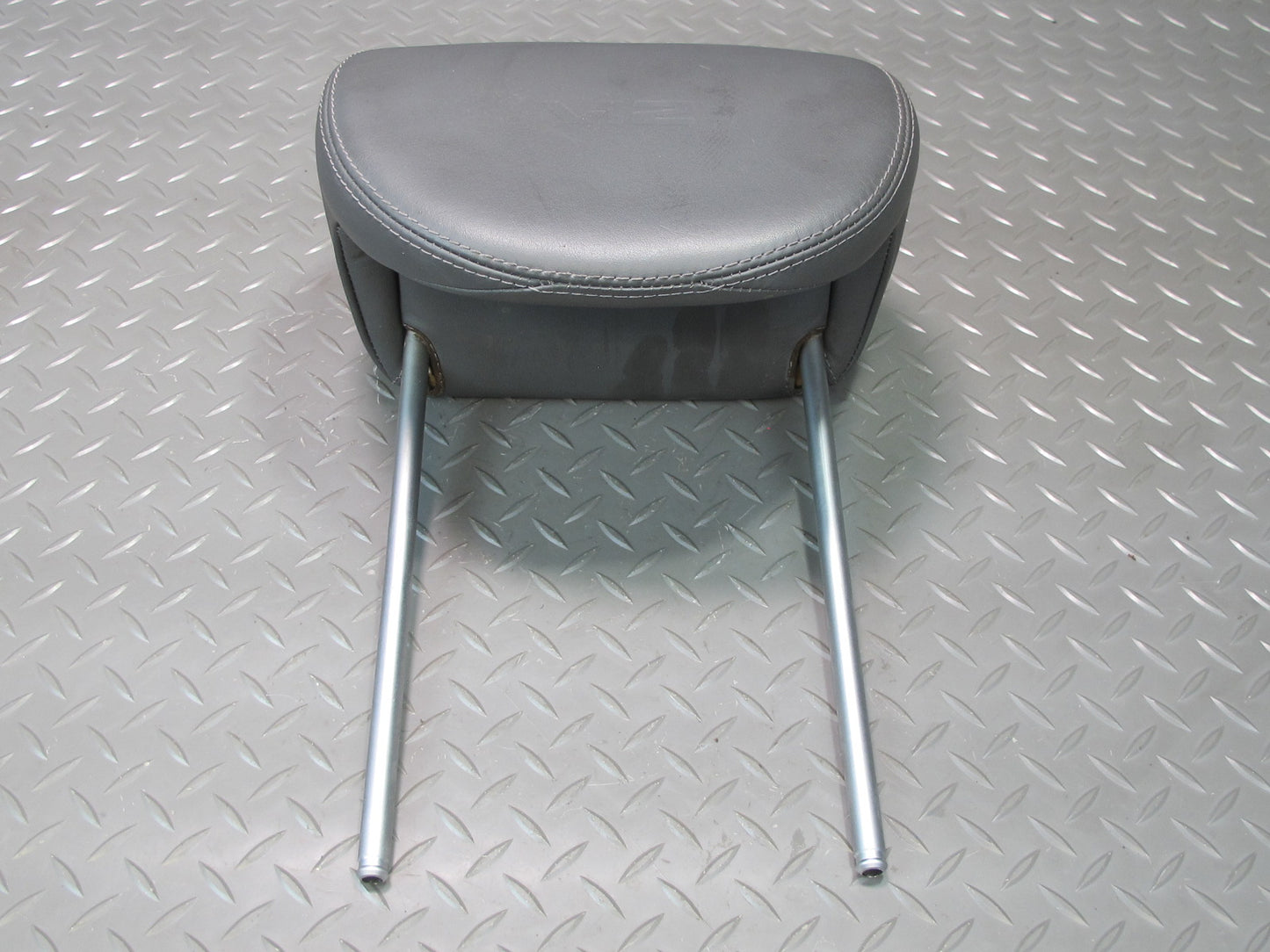 03-06 Mercedes R230 Sl-class Set of 2 Front Left & Right Leather Headrest OEM