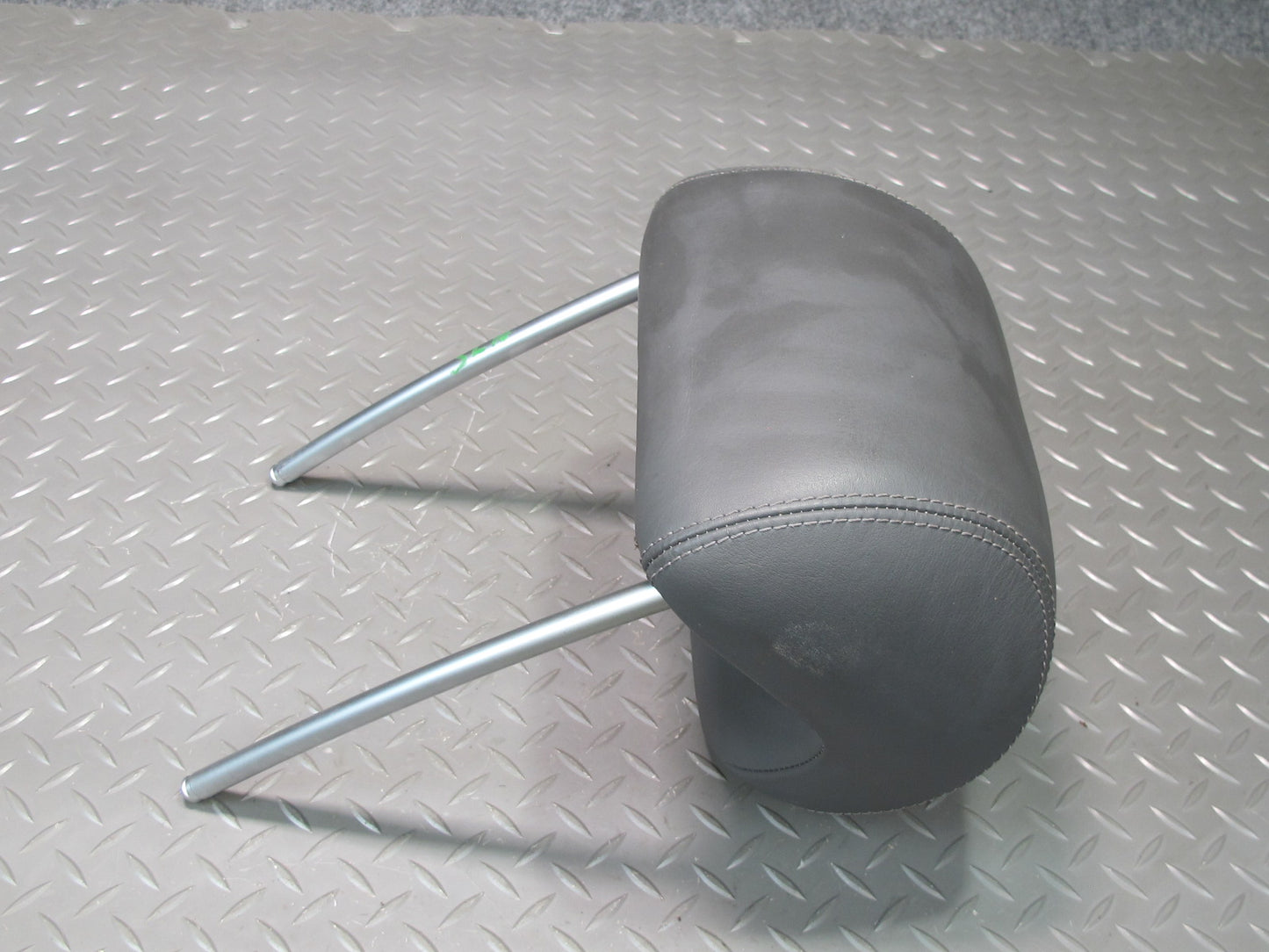 03-06 Mercedes R230 Sl-class Set of 2 Front Left & Right Leather Headrest OEM