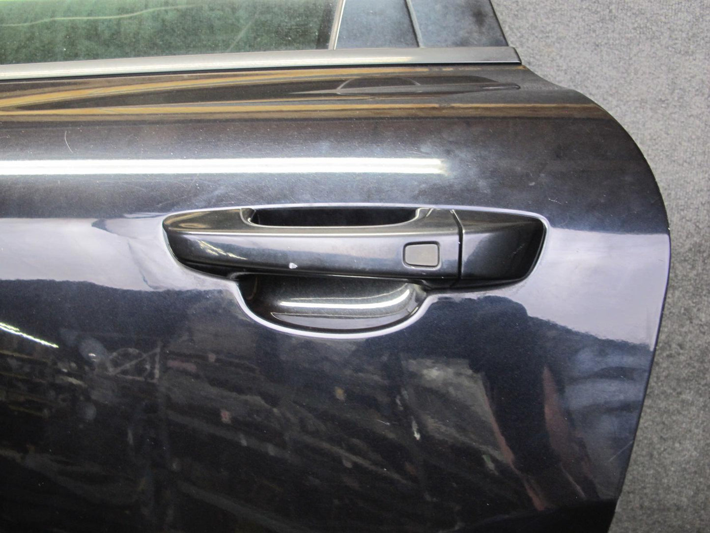 2011-2018 Porsche Cayenne 958 Rear Left Side Door Shell Panel W/ Glass Black