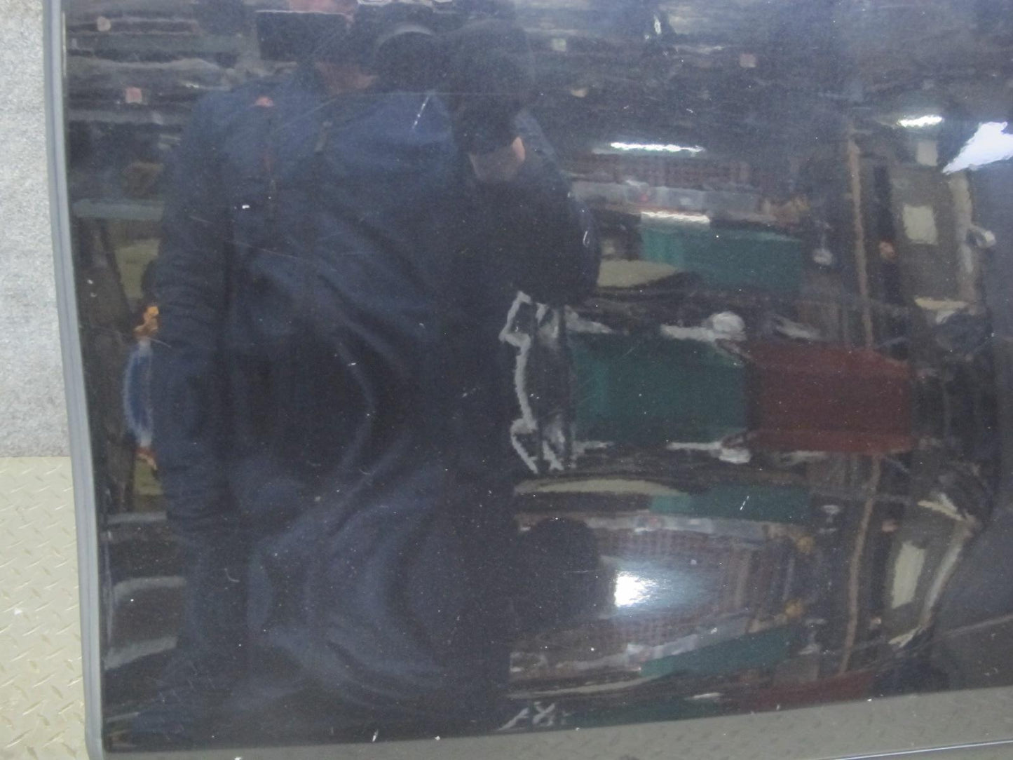 2011-2018 Porsche Cayenne 958 Rear Left Side Door Shell Panel W/ Glass Black