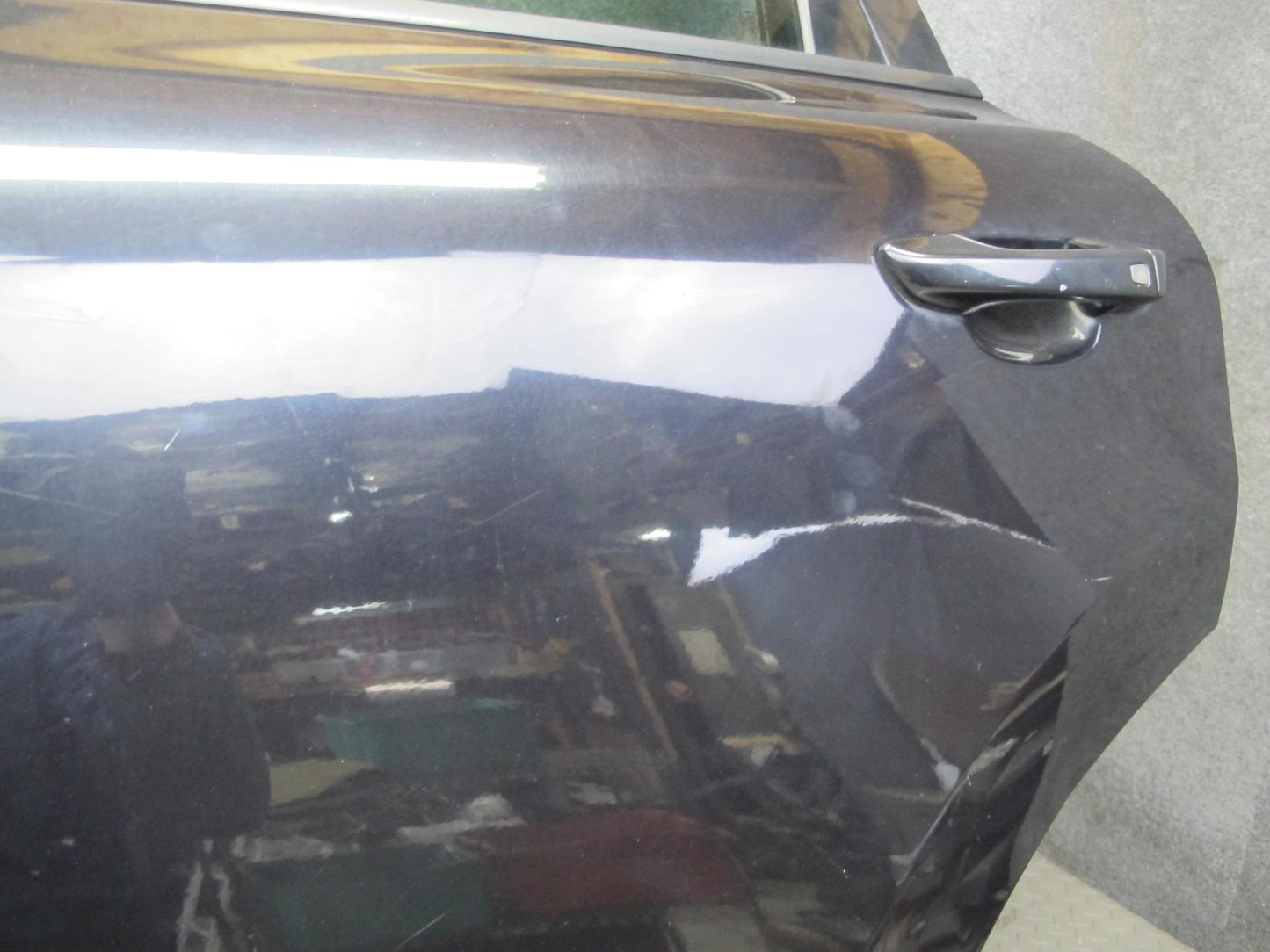 2011-2018 Porsche Cayenne 958 Rear Left Side Door Shell Panel W/ Glass Black