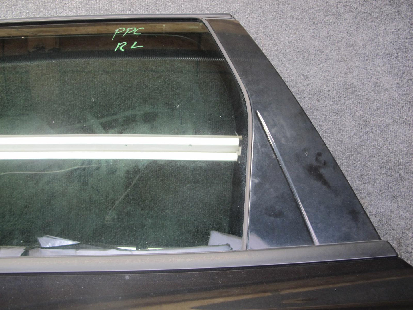 2011-2018 Porsche Cayenne 958 Rear Left Side Door Shell Panel W/ Glass Black