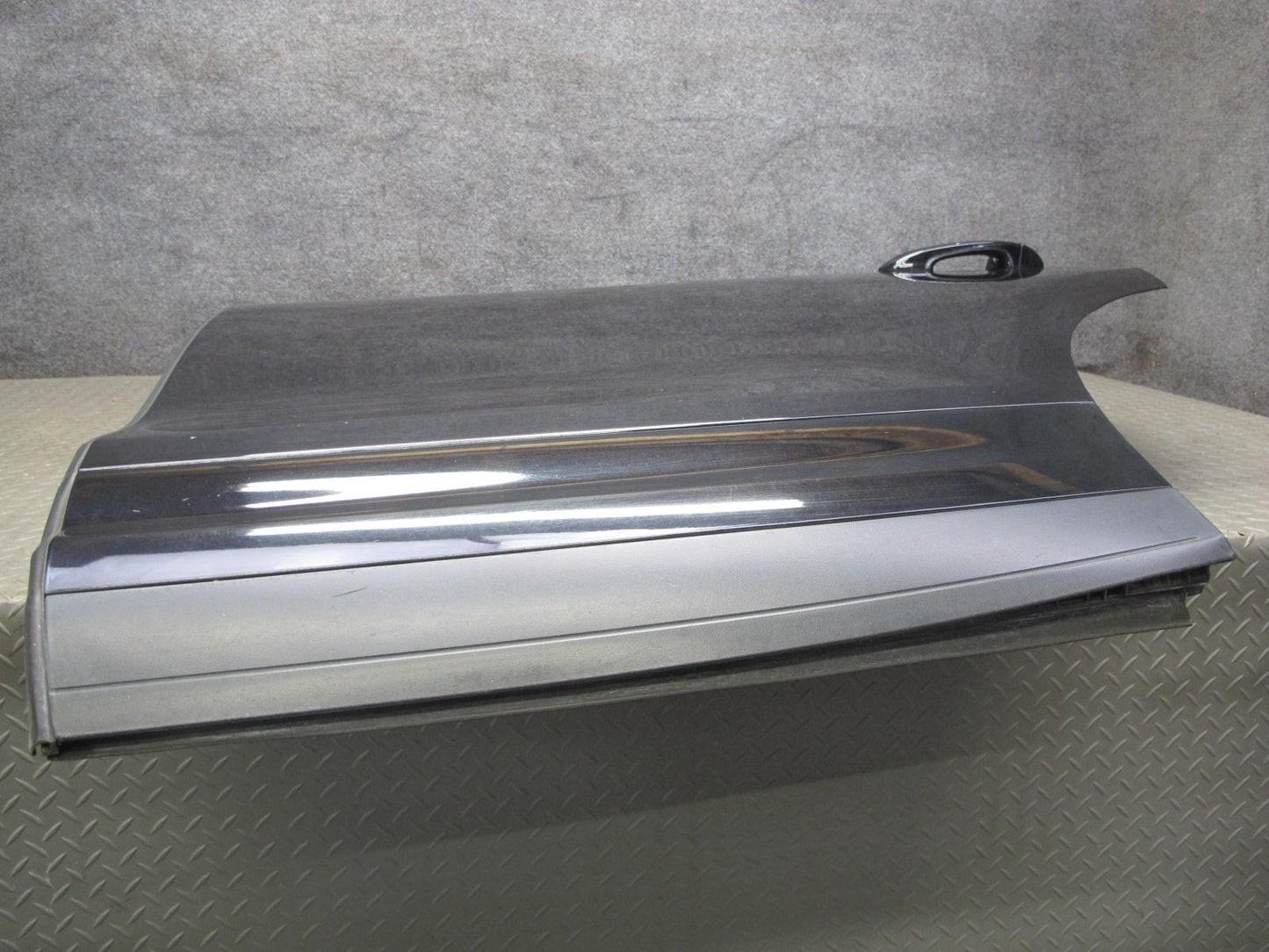 2011-2018 Porsche Cayenne 958 Rear Left Side Door Shell Panel W/ Glass Black