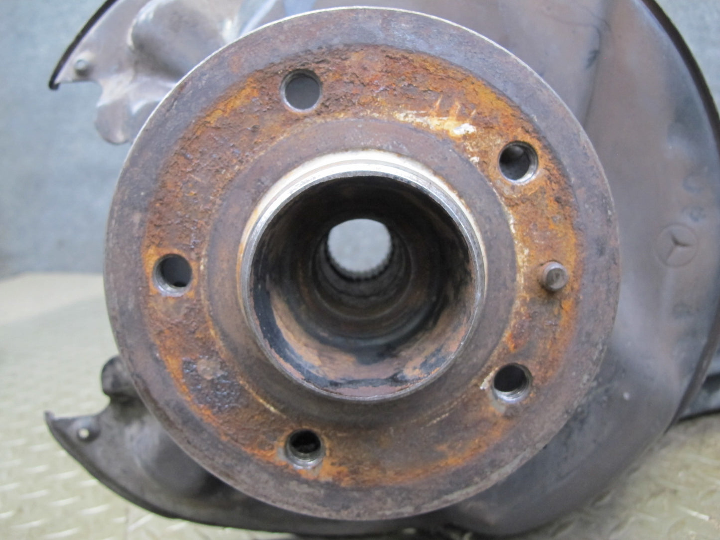 77-85 Mercedes W123 300D Sedan Rear Right Spindle Knuckle Wheel Hub Bearing OEM