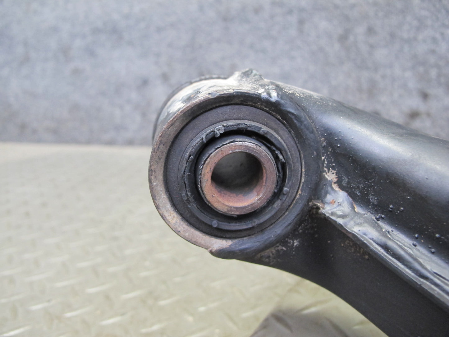 77-85 Mercedes W123 300D Sedan Rear Right Spindle Knuckle Wheel Hub Bearing OEM