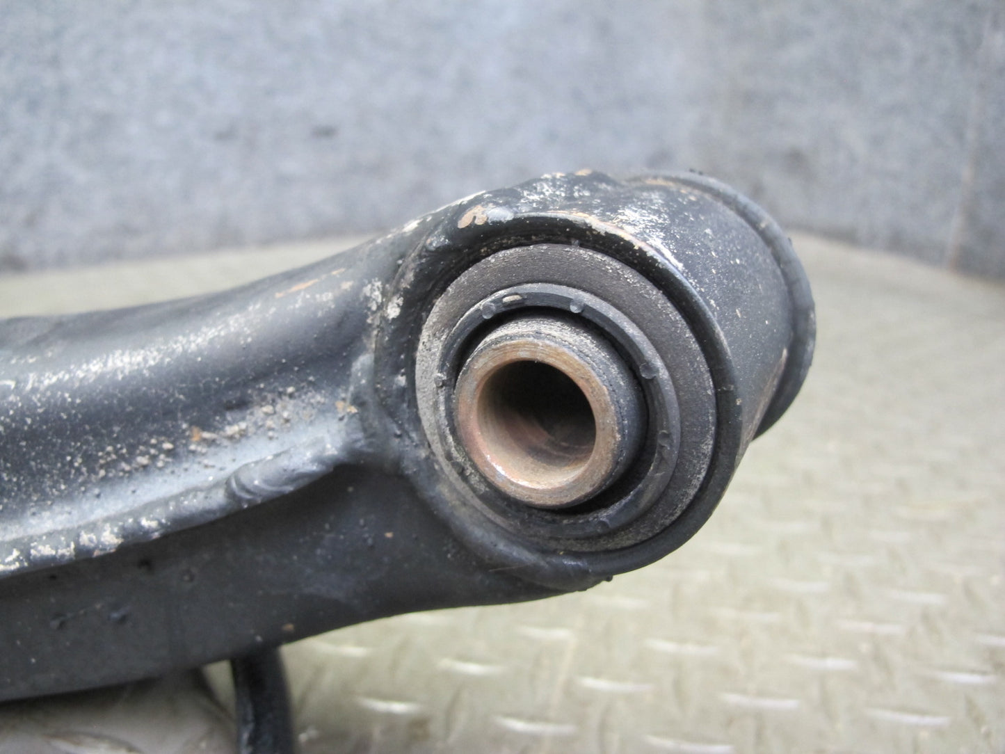 77-85 Mercedes W123 300D Sedan Rear Right Spindle Knuckle Wheel Hub Bearing OEM