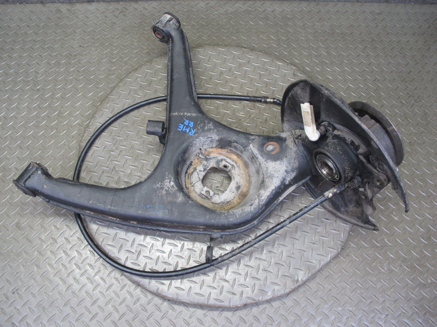 77-85 Mercedes W123 300D Sedan Rear Right Spindle Knuckle Wheel Hub Bearing OEM