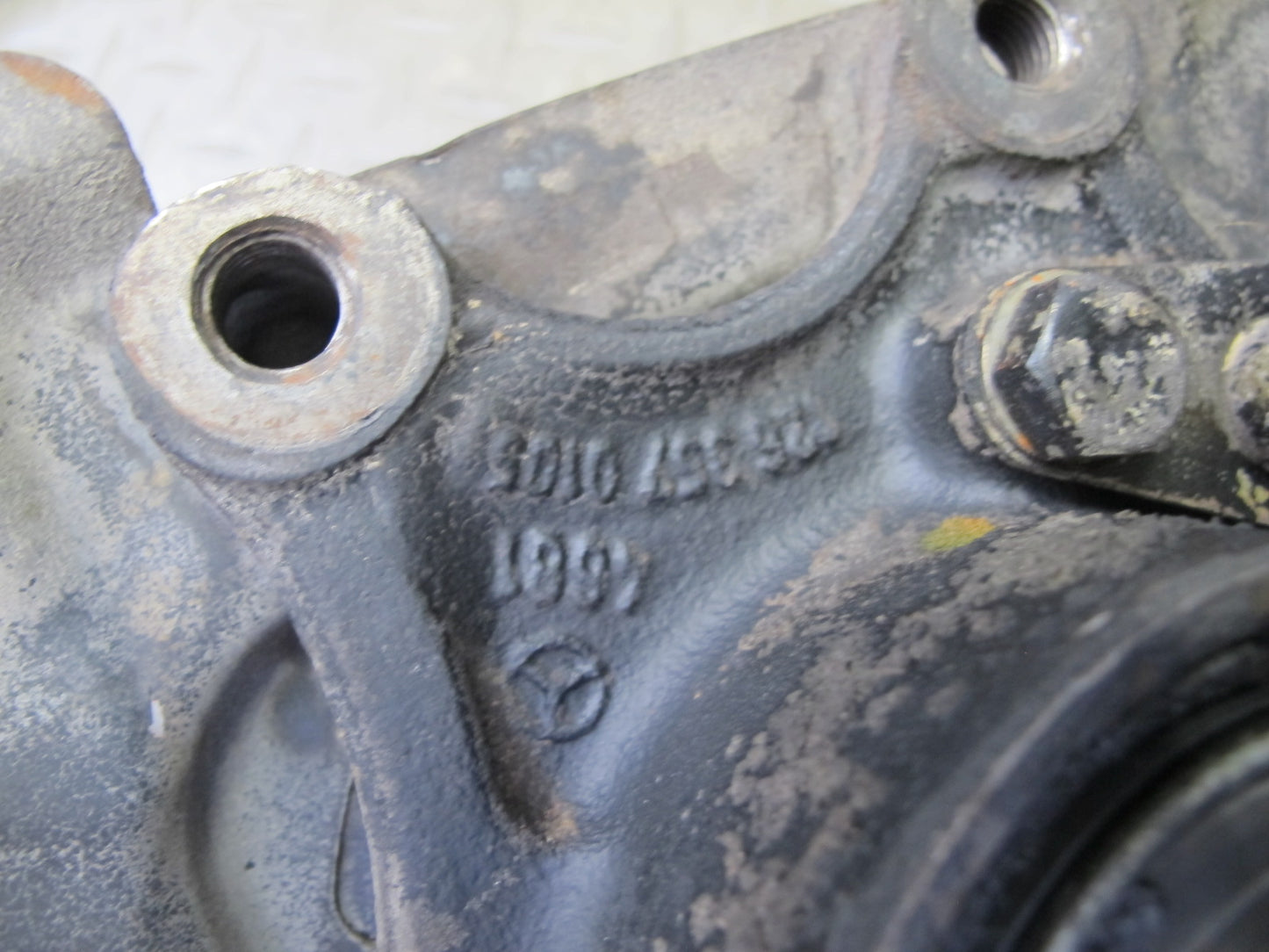 77-85 Mercedes W123 300D Sedan Rear Right Spindle Knuckle Wheel Hub Bearing OEM