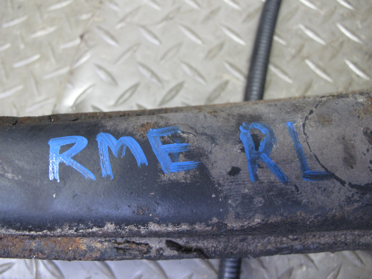 77-85 Mercedes W123 300D Sedan Rear Left Spindle Knuckle Wheel Hub Bearing OEM