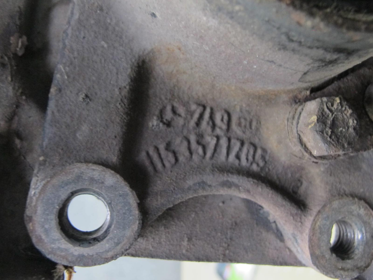 77-85 Mercedes W123 300D Sedan Rear Left Spindle Knuckle Wheel Hub Bearing OEM