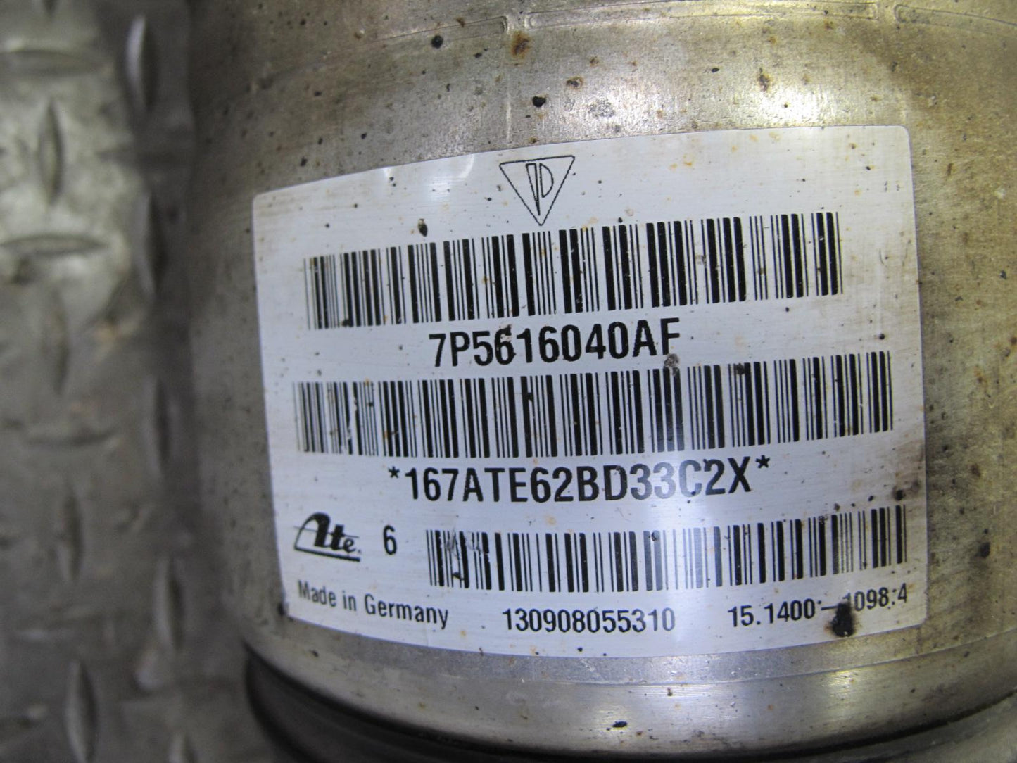 2011-2018 Porsche Cayenne S 958 4.8L Front Right Air Ride Shock Strut Absorber