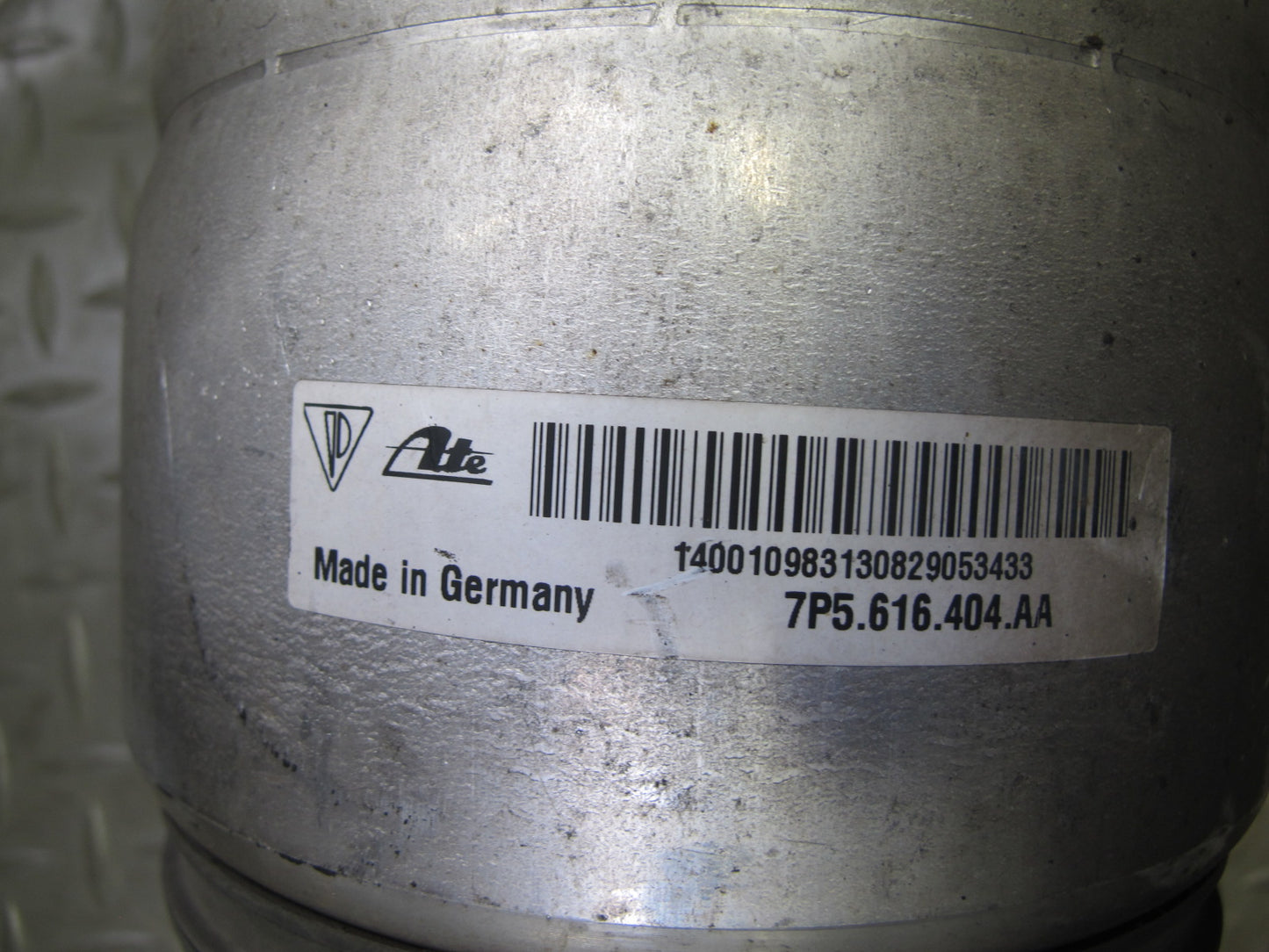 2011-2018 Porsche Cayenne S 958 4.8L Front Right Air Ride Shock Strut Absorber