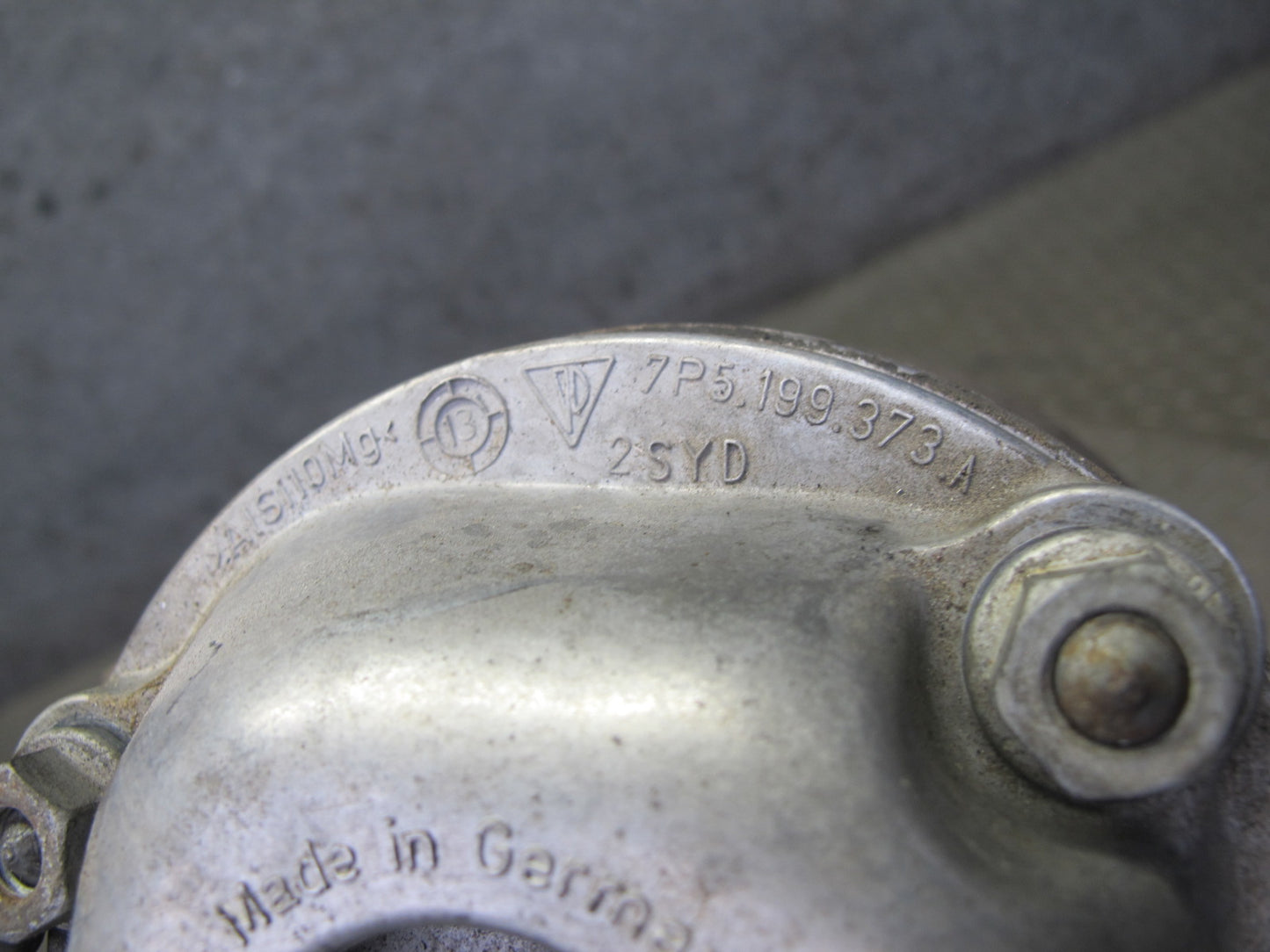 2011-2018 Porsche Cayenne S 958 4.8L Front Right Air Ride Shock Strut Absorber