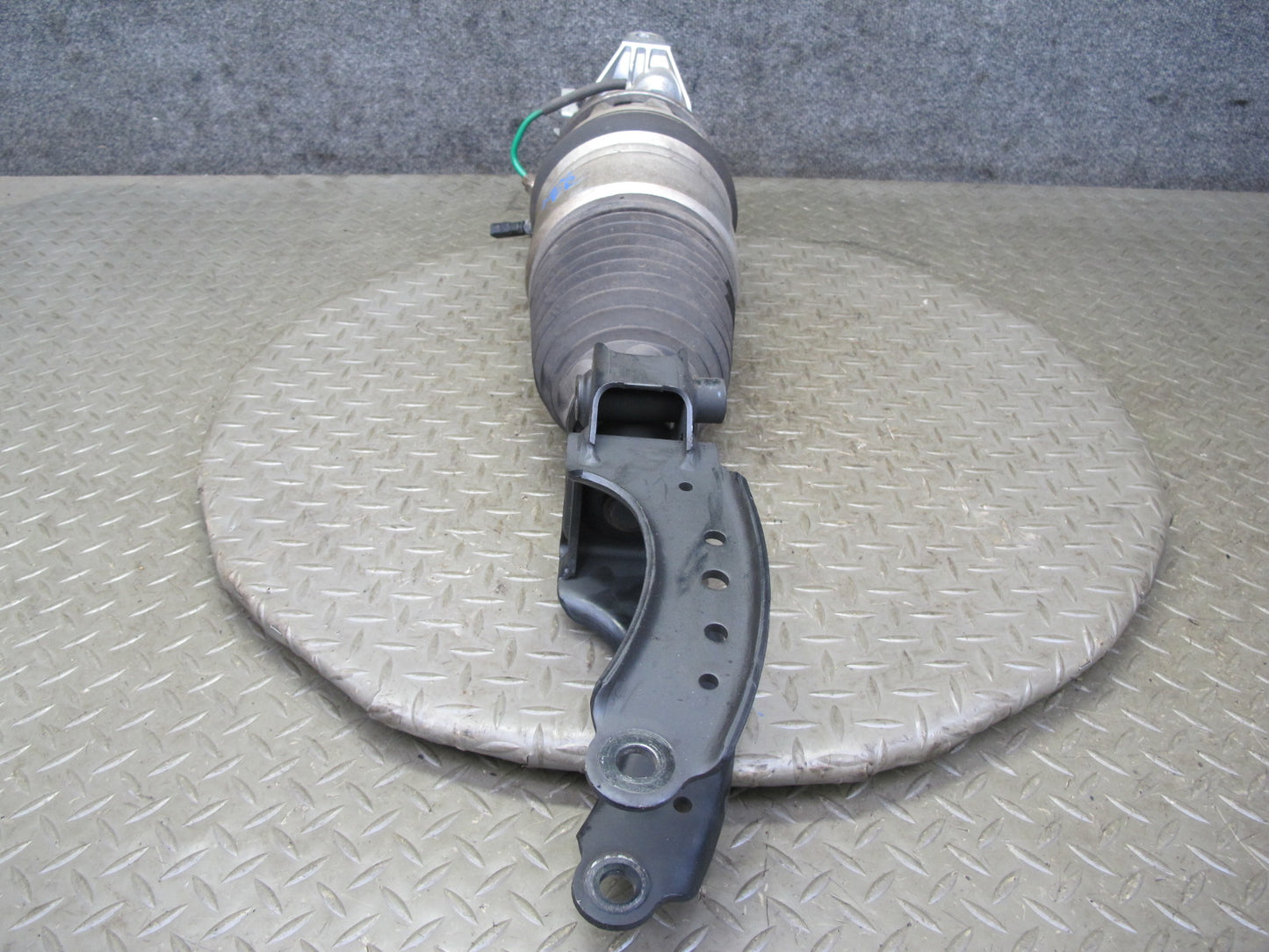 2011-2018 Porsche Cayenne S 958 4.8L Front Right Air Ride Shock Strut Absorber