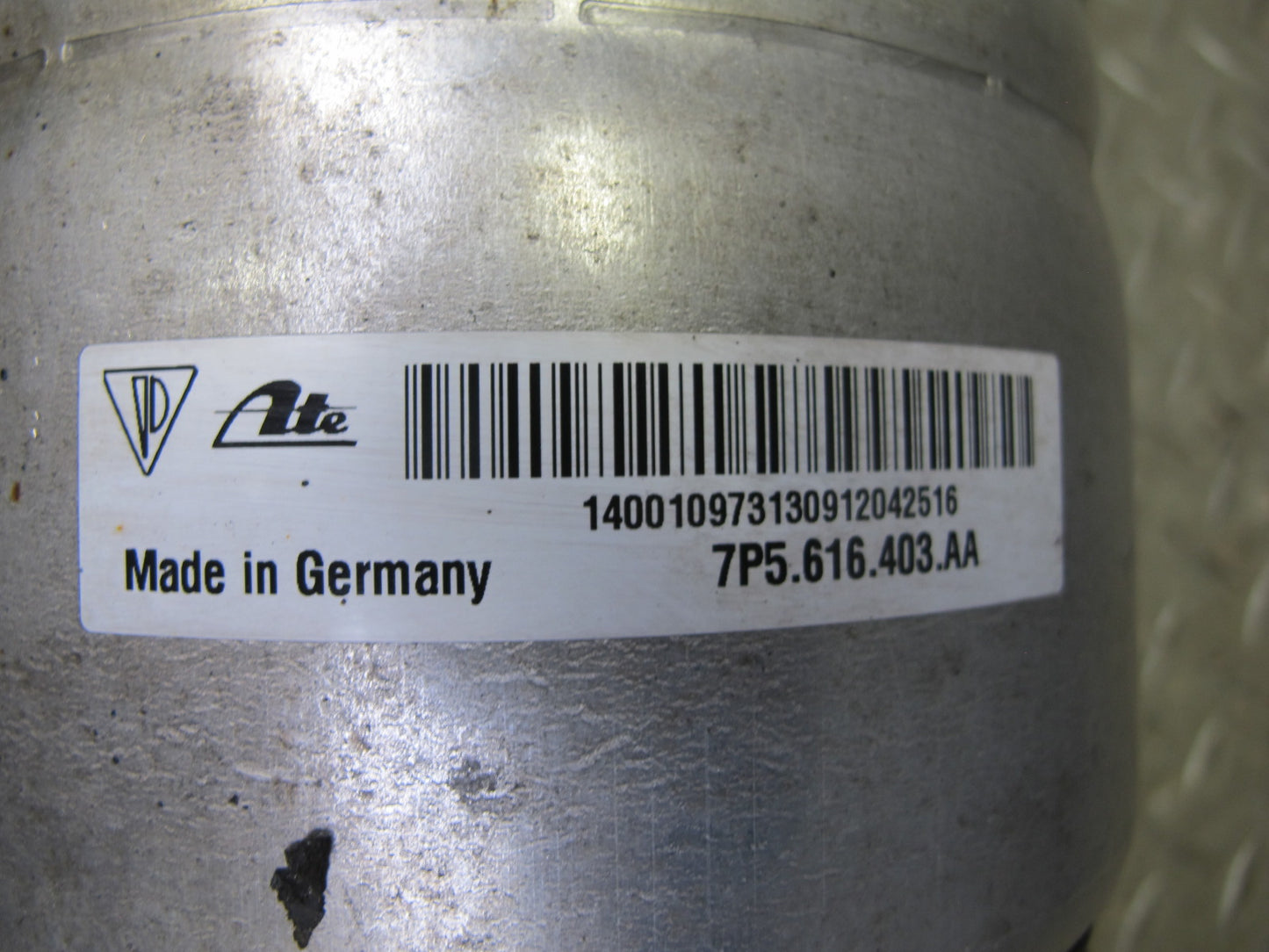 2011-2018 Porsche Cayenne S 958 4.8L Front Left Air Ride Shock Strut Absorber