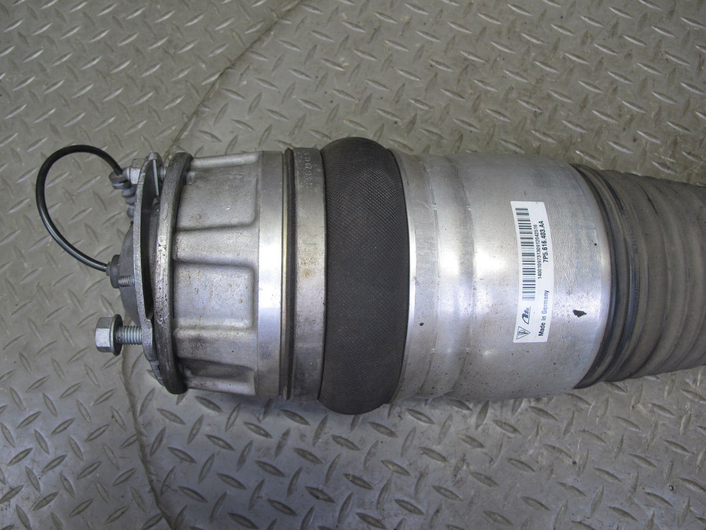 2011-2018 Porsche Cayenne S 958 4.8L Front Left Air Ride Shock Strut Absorber