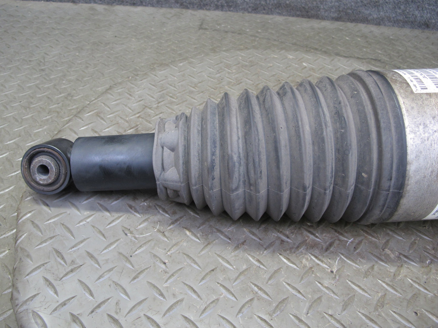 2011-2018 Porsche Cayenne S 958 4.8L Rear Left Air Ride Shock Strut Absorber