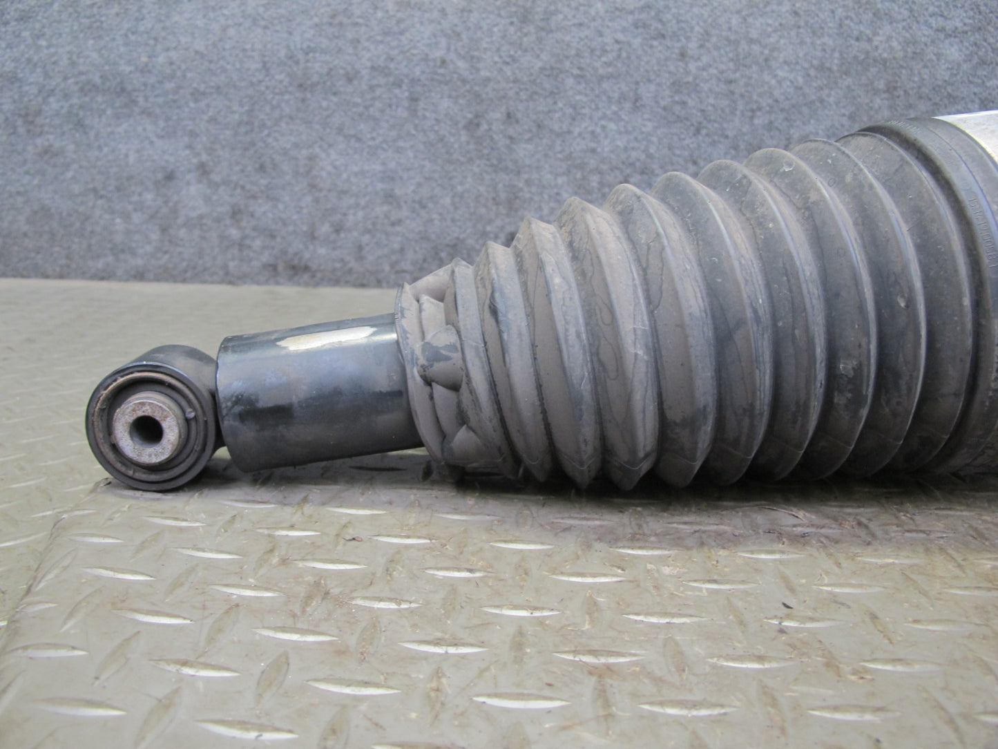 2011-2018 Porsche Cayenne S 958 4.8L Rear Right Air Ride Shock Strut Absorber