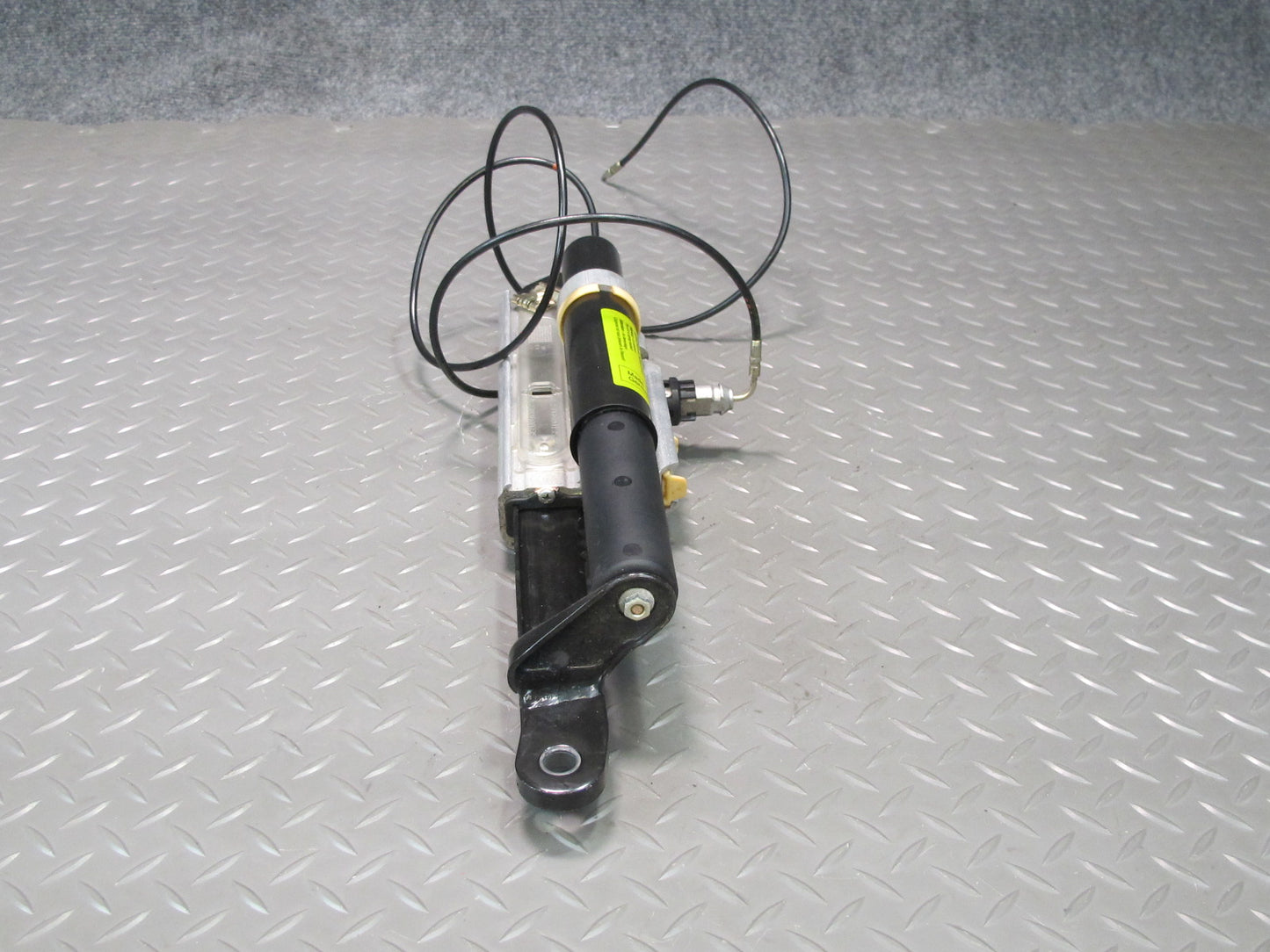 03-12 Mercedes R230 Sl-class Convertible Left Pawl Cylinder Support OEM