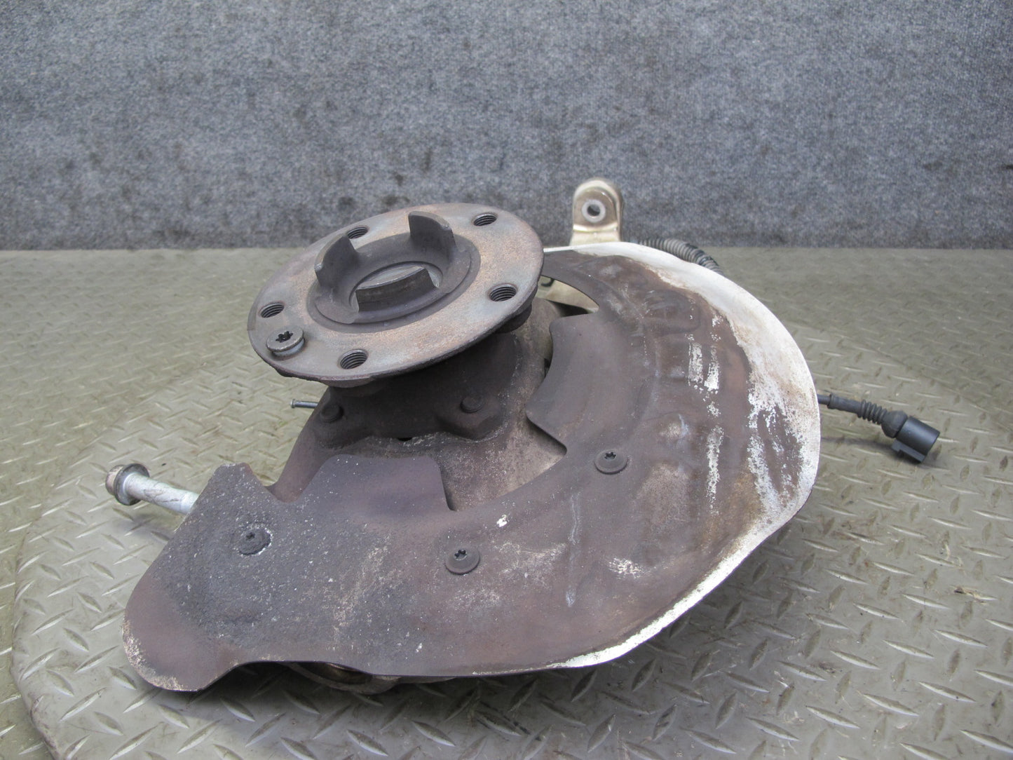 2011-2018 Porsche Cayenne 958 AWD Front Left Spindle Knuckle Wheel Hub Bearing