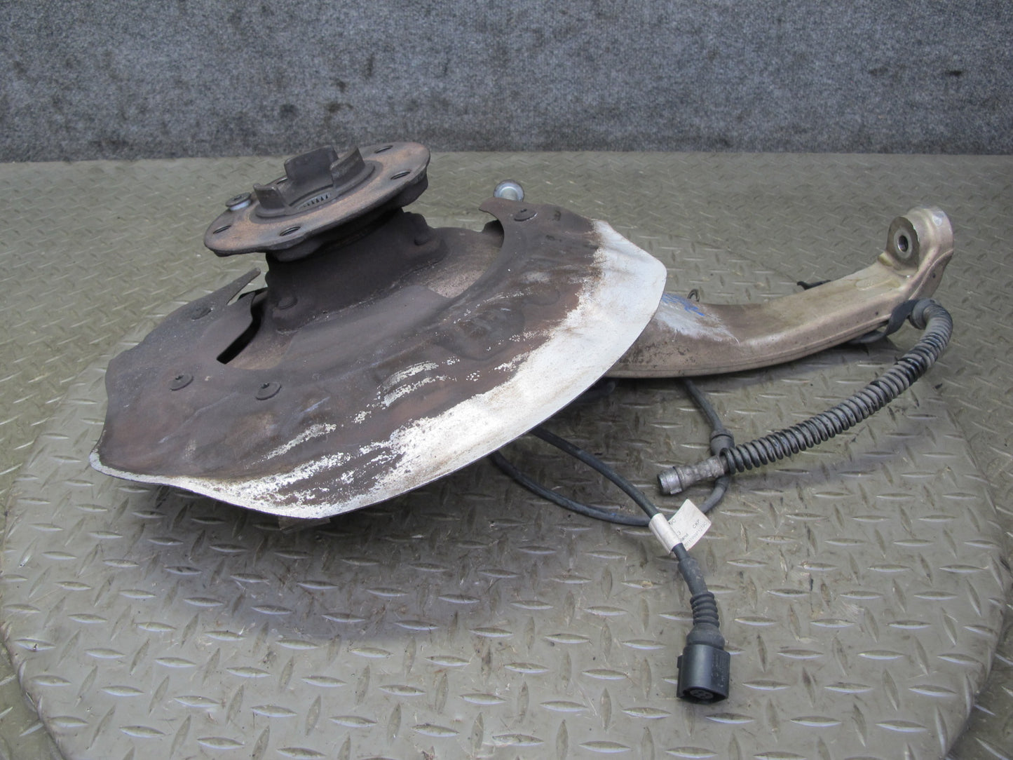 2011-2018 Porsche Cayenne 958 AWD Front Left Spindle Knuckle Wheel Hub Bearing