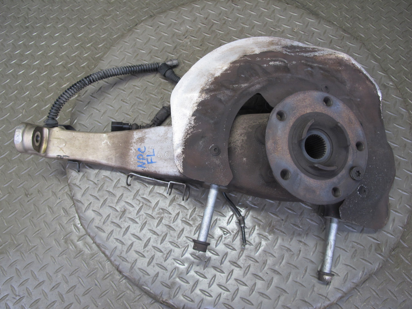 2011-2018 Porsche Cayenne 958 AWD Front Left Spindle Knuckle Wheel Hub Bearing