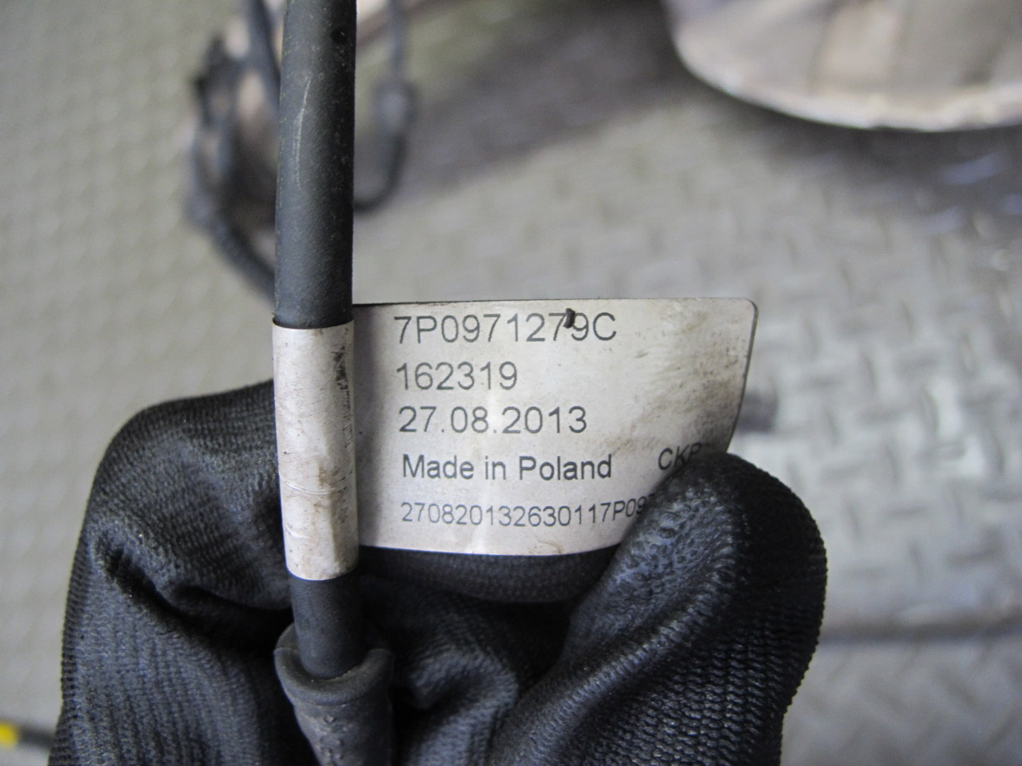 2011-2018 Porsche Cayenne 958 AWD Front Left Spindle Knuckle Wheel Hub Bearing