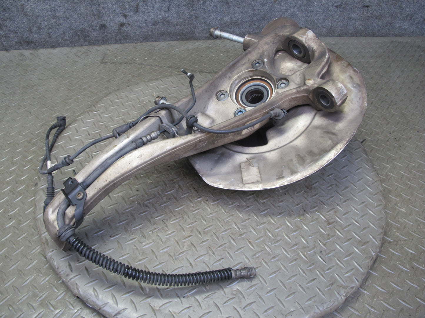 2011-2018 Porsche Cayenne 958 AWD Front Left Spindle Knuckle Wheel Hub Bearing