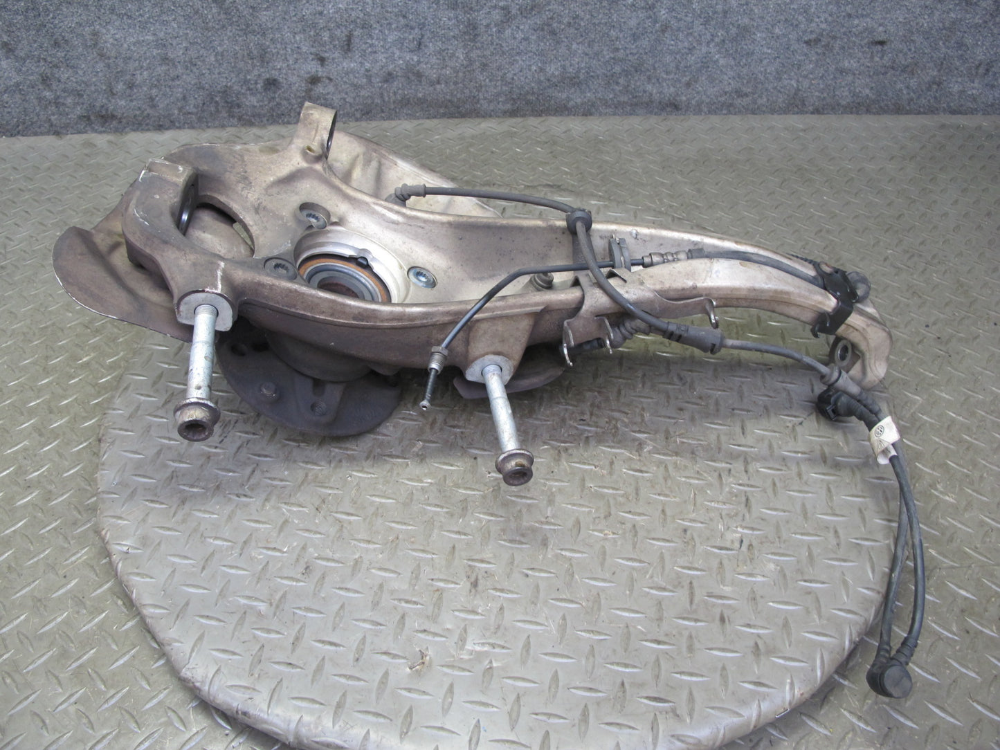 2011-2018 Porsche Cayenne 958 AWD Front Left Spindle Knuckle Wheel Hub Bearing