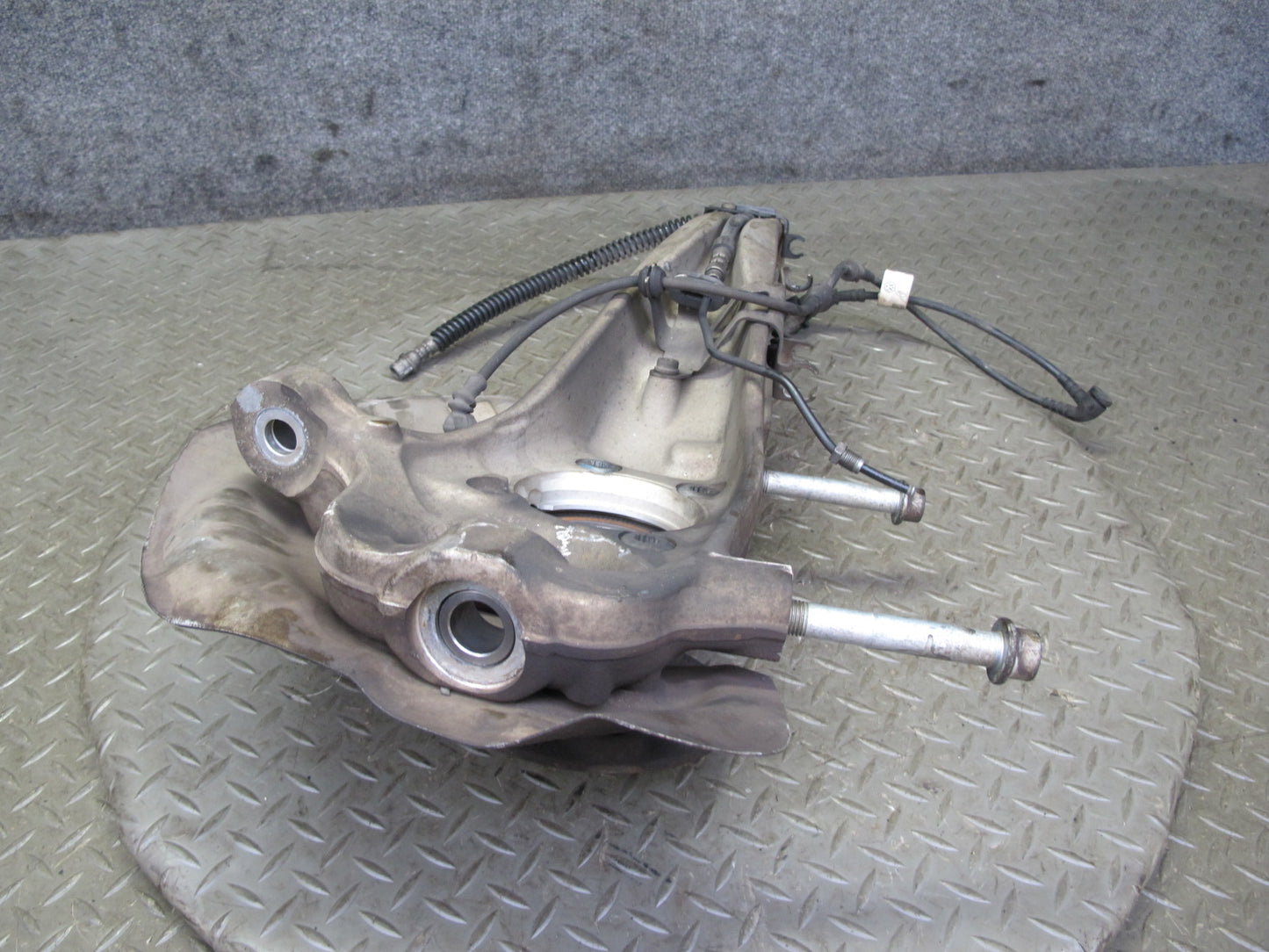 2011-2018 Porsche Cayenne 958 AWD Front Left Spindle Knuckle Wheel Hub Bearing