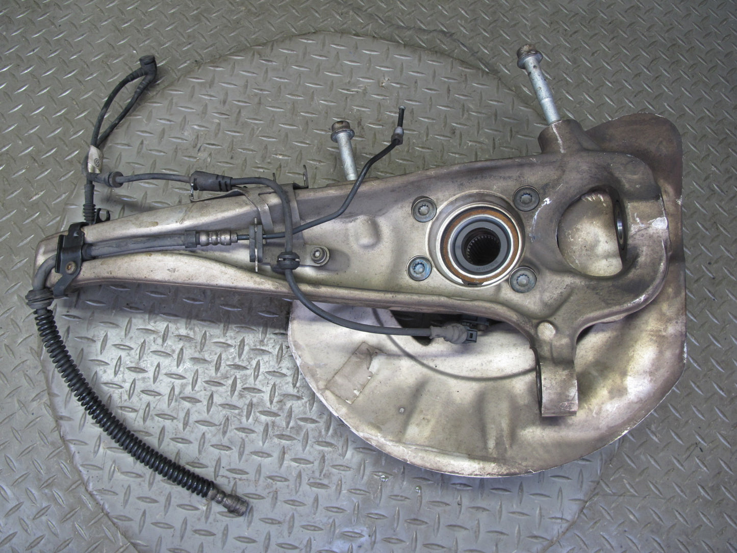 2011-2018 Porsche Cayenne 958 AWD Front Left Spindle Knuckle Wheel Hub Bearing