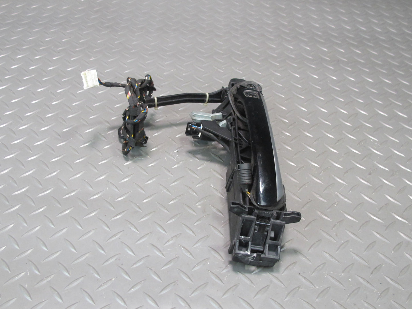 03-06 Mercedes R230 Sl-class Right Door Exterior Handle w Keyless Entry OEM