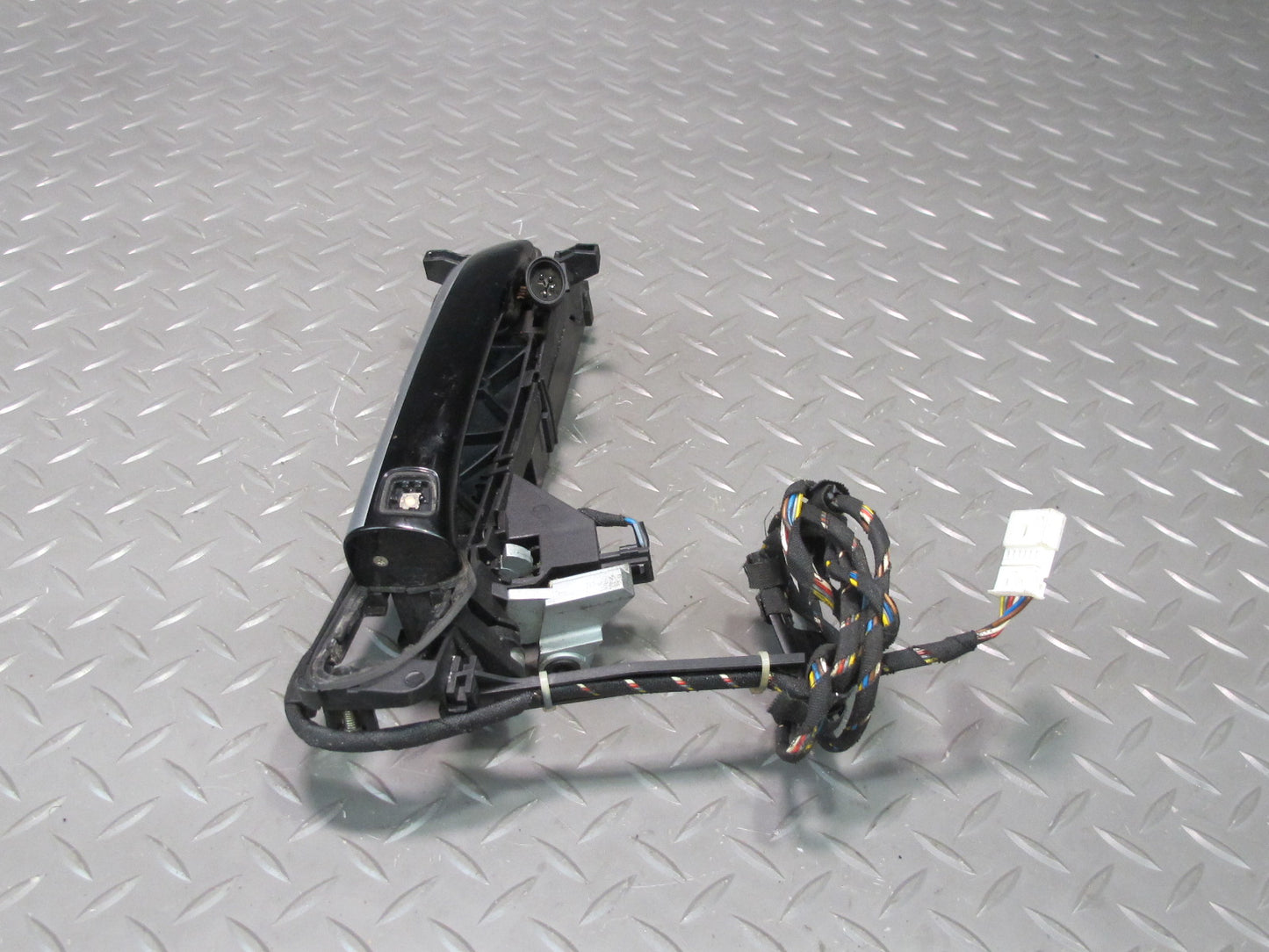 03-06 Mercedes R230 Sl-class Right Door Exterior Handle w Keyless Entry OEM