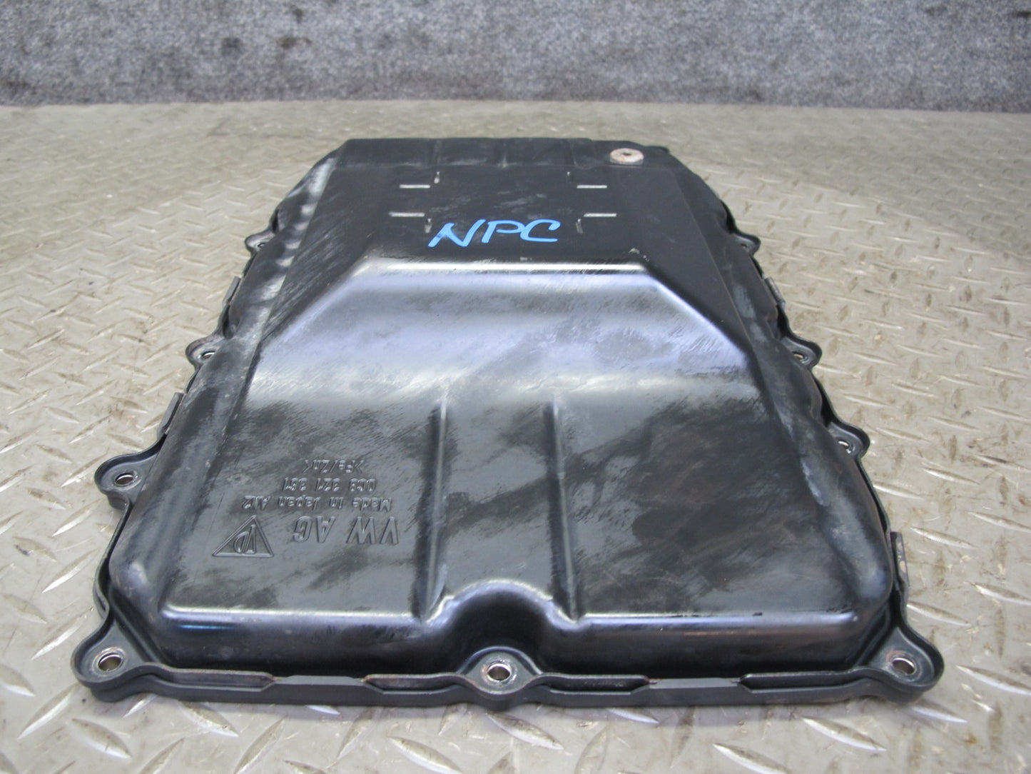 2011-2018 Porsche Cayenne S 958 Automatic Transmission Oil Pan 0C8321361