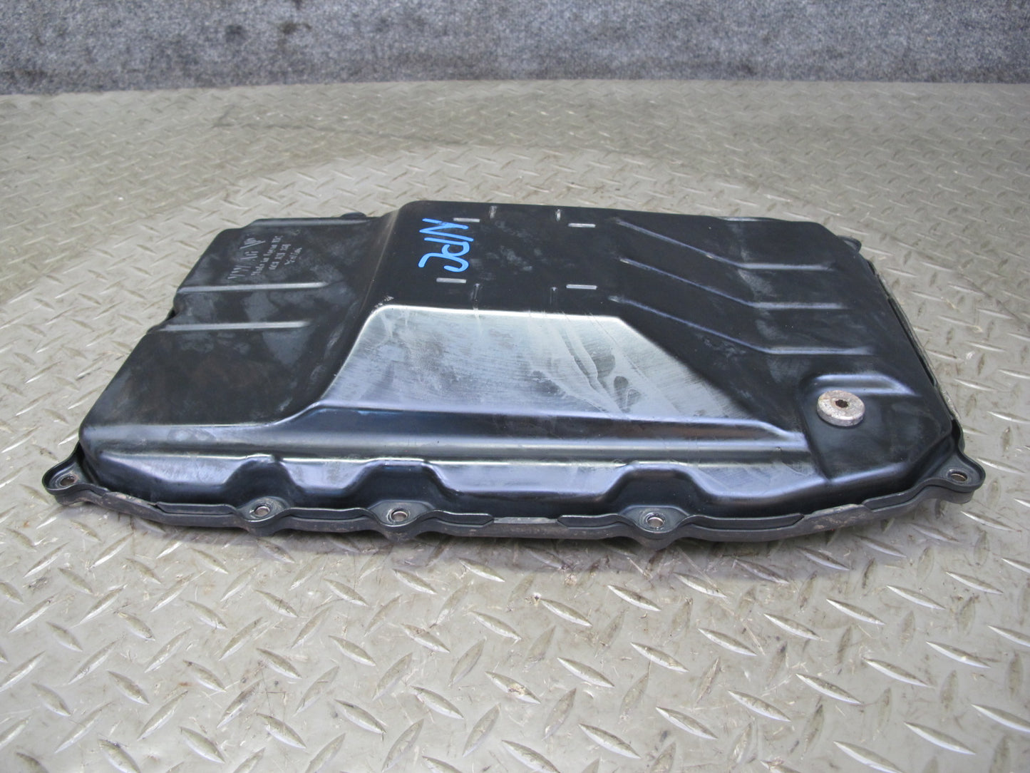 2011-2018 Porsche Cayenne S 958 Automatic Transmission Oil Pan 0C8321361